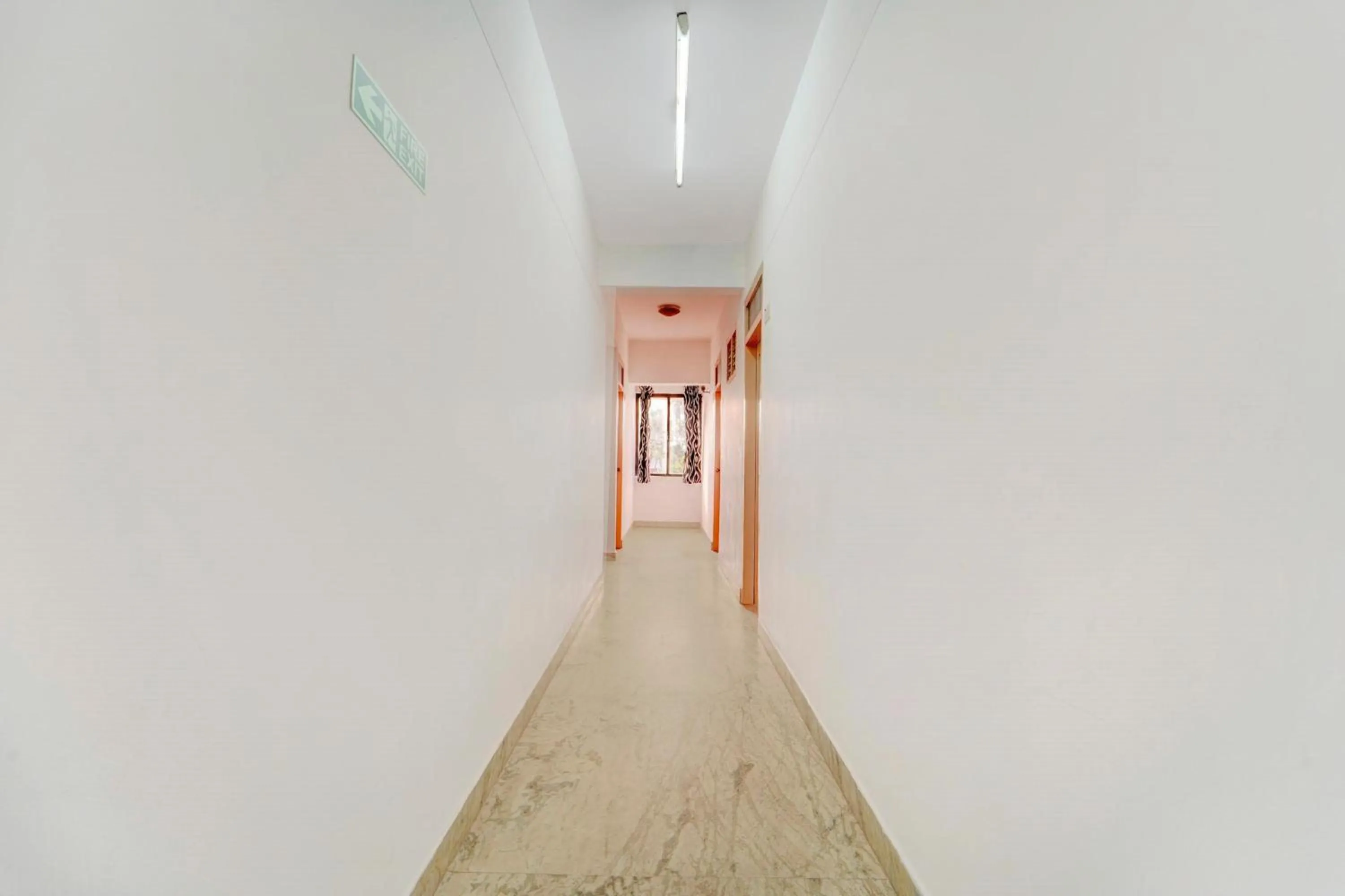 Lobby or reception in Super Collection O Chalai Bazaar Near Railway Station formerly Galaxy Inn