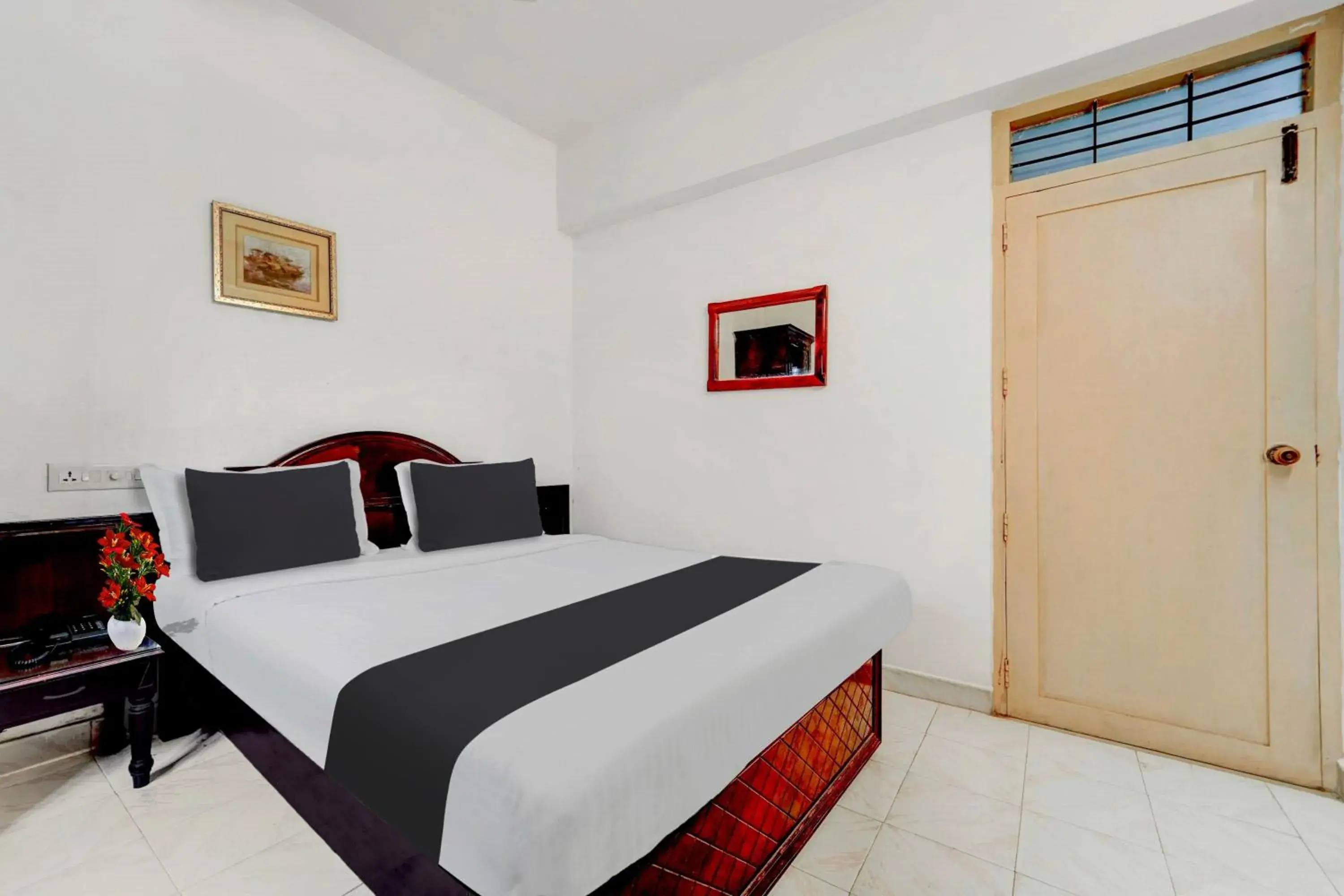 Bedroom, Bed in Super Collection O Chalai Bazaar Near Railway Station formerly Galaxy Inn Bedroom, Bed in Super Collection O Chalai Bazaar Near Railway Station formerly Galaxy Inn