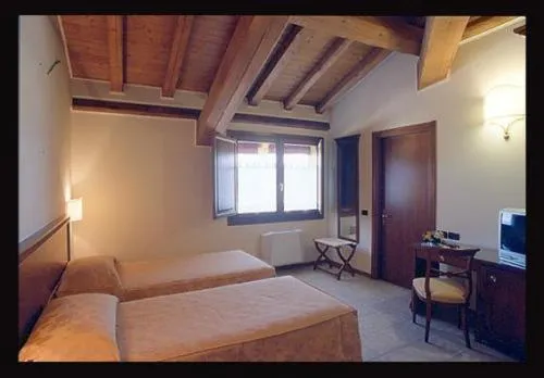 Photo of the whole room in Hotel Fondo Catena