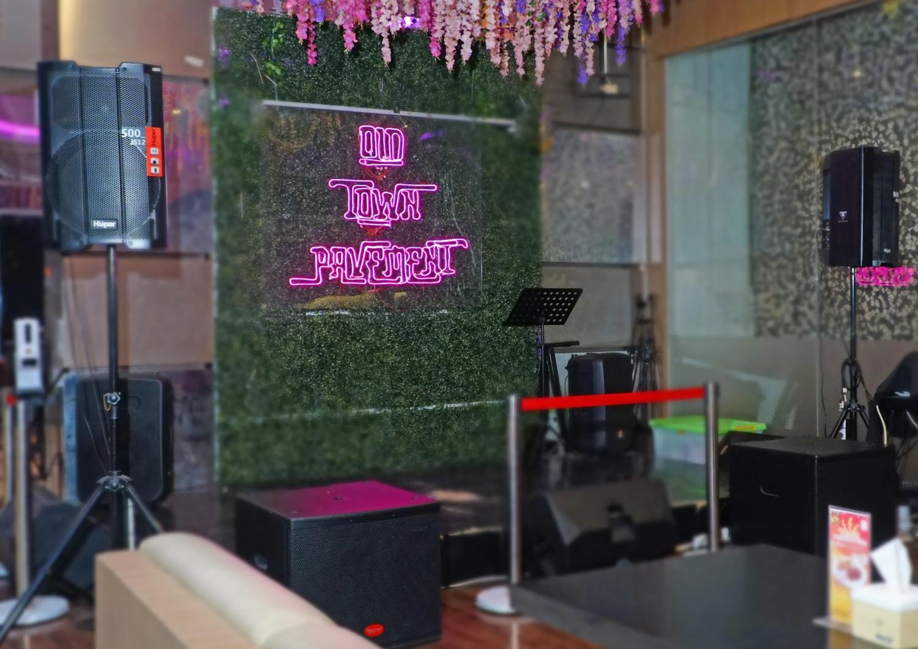 Karaoke in World Hotel Jakarta - Bandengan