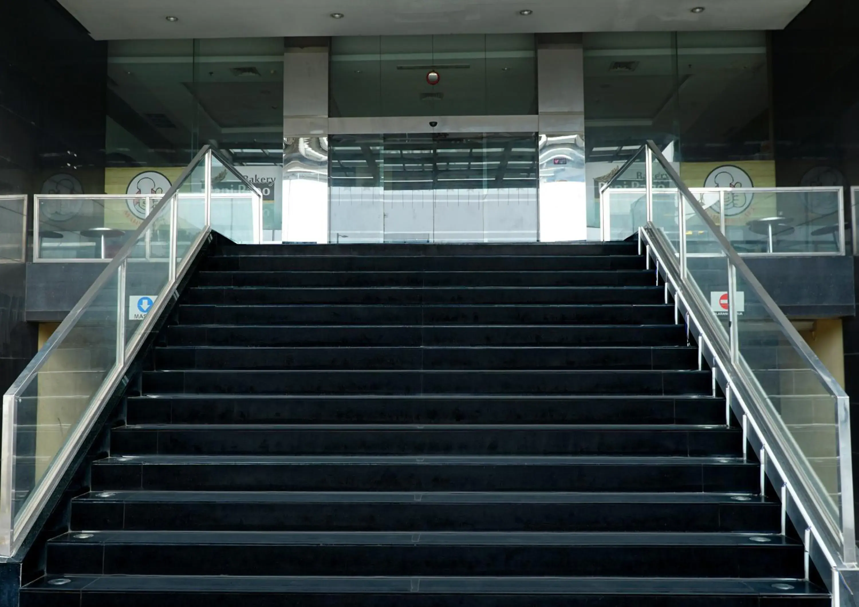 Property building in World Hotel Jakarta - Bandengan Property building in World Hotel Jakarta - Bandengan