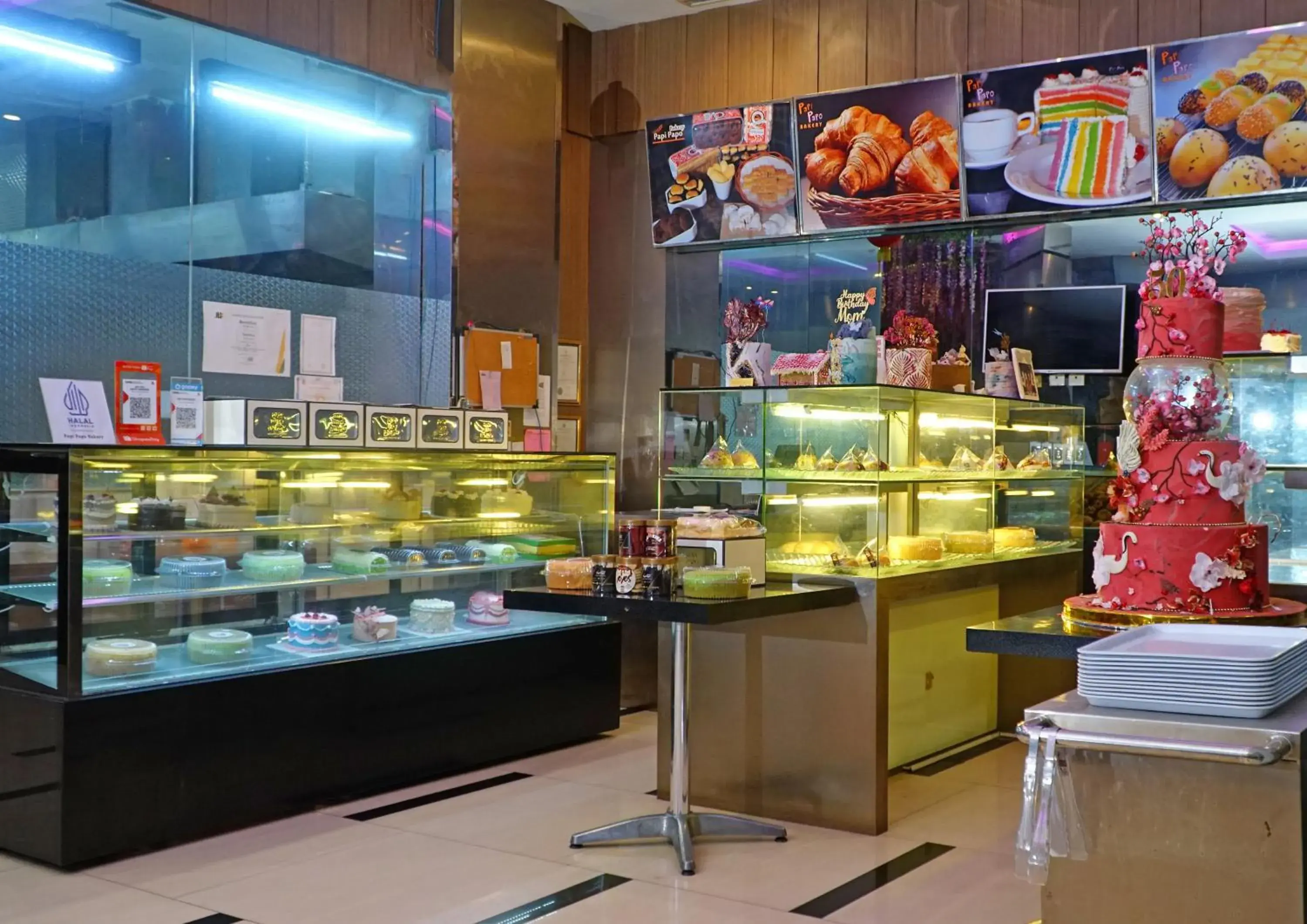 Food and drinks in World Hotel Jakarta - Bandengan Food and drinks in World Hotel Jakarta - Bandengan