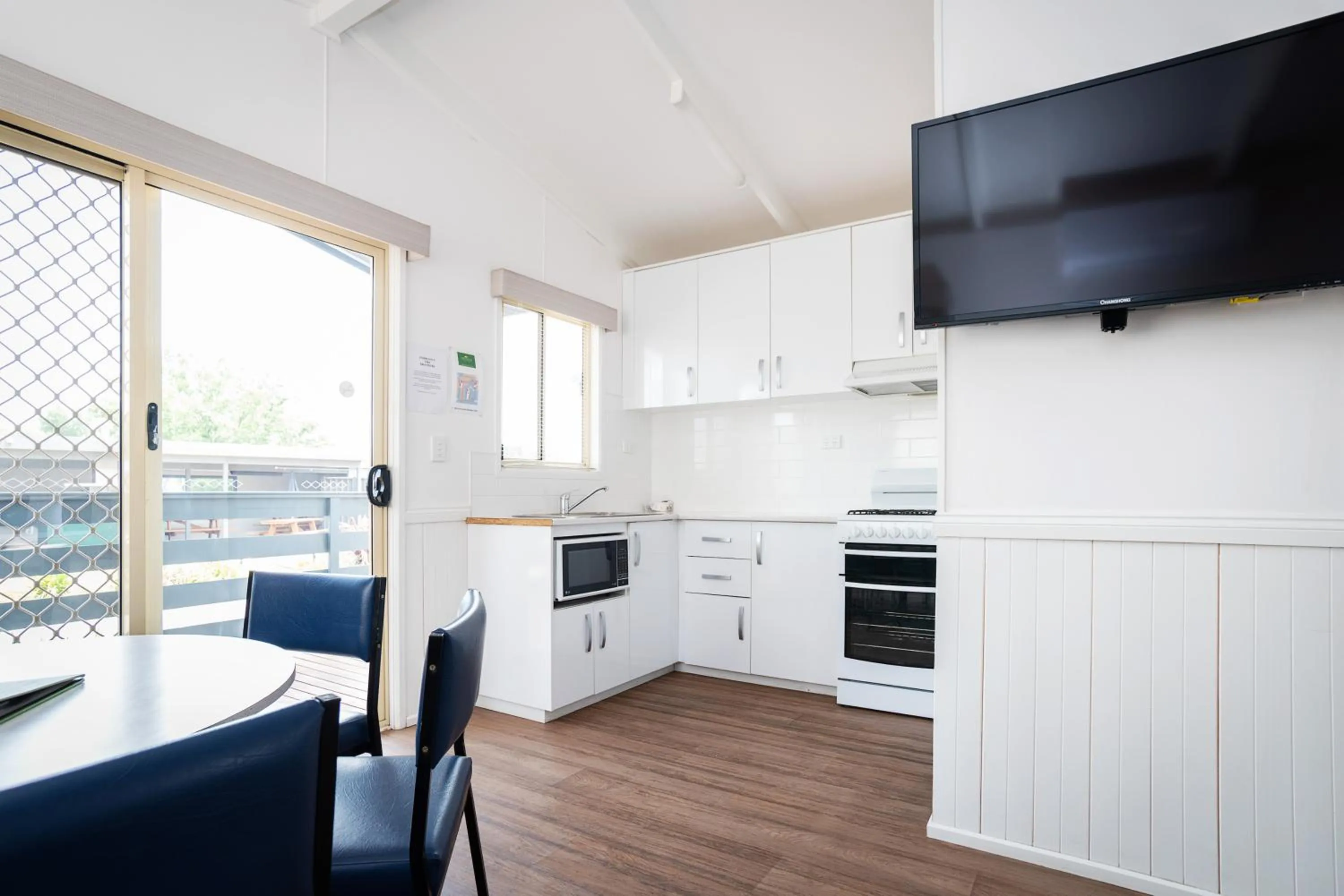 TV and multimedia in Crestview Tourist Park