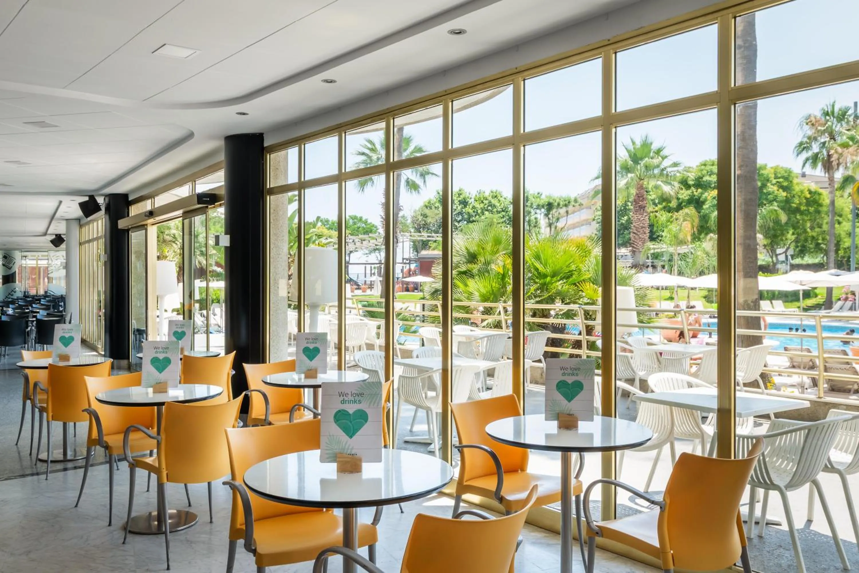 Lounge or bar in ALEGRIA El Mar 4 Sup