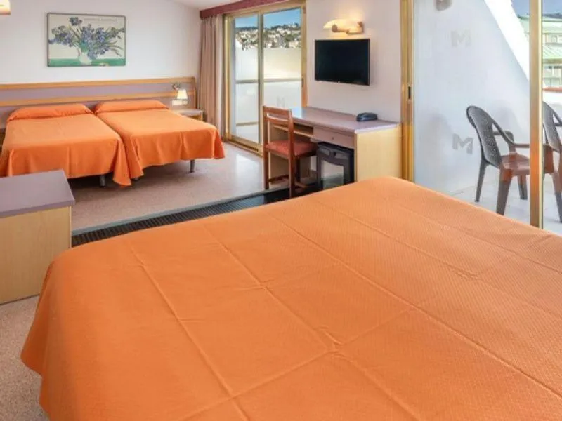 Standard Family Room in Hotel Mercury by ALEGRIA