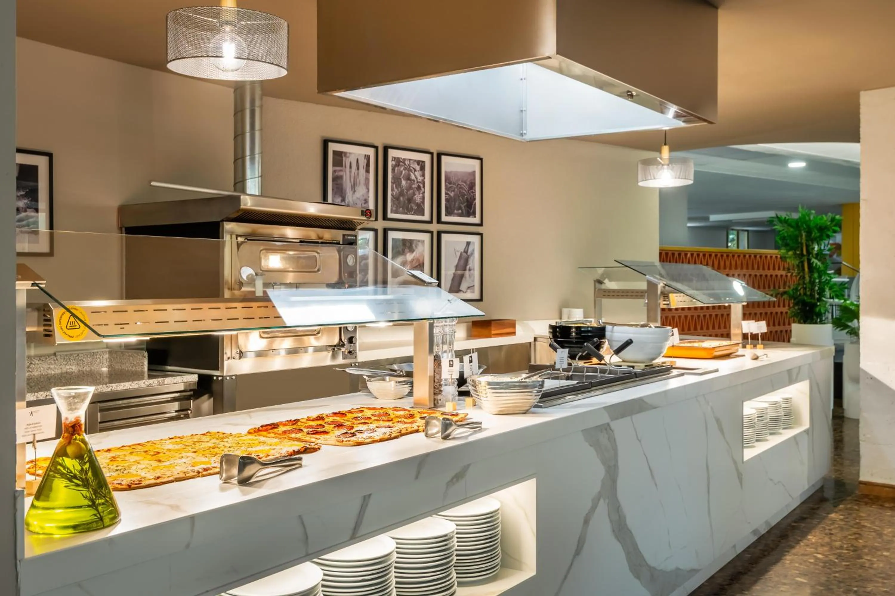 Restaurant/places to eat in ALEGRIA El Mar 4 Sup