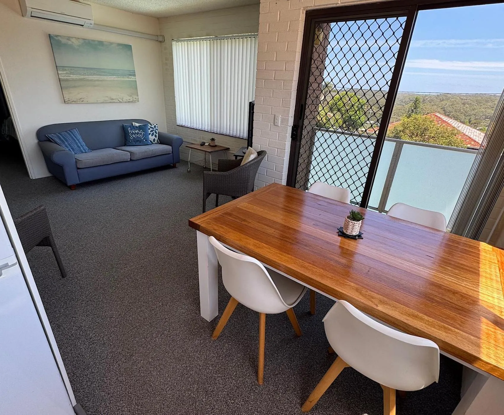 Seating area in Narooma Palms Holiday Apartments