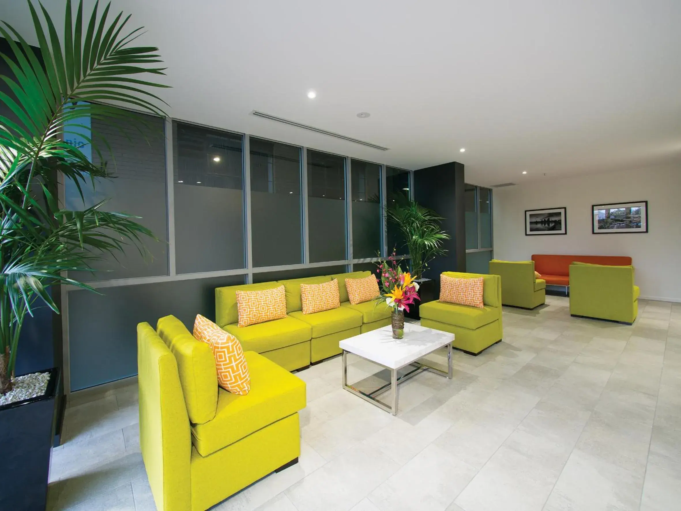 Lobby or reception in Oaks Melbourne South Yarra Suites Lobby or reception in Oaks Melbourne South Yarra Suites