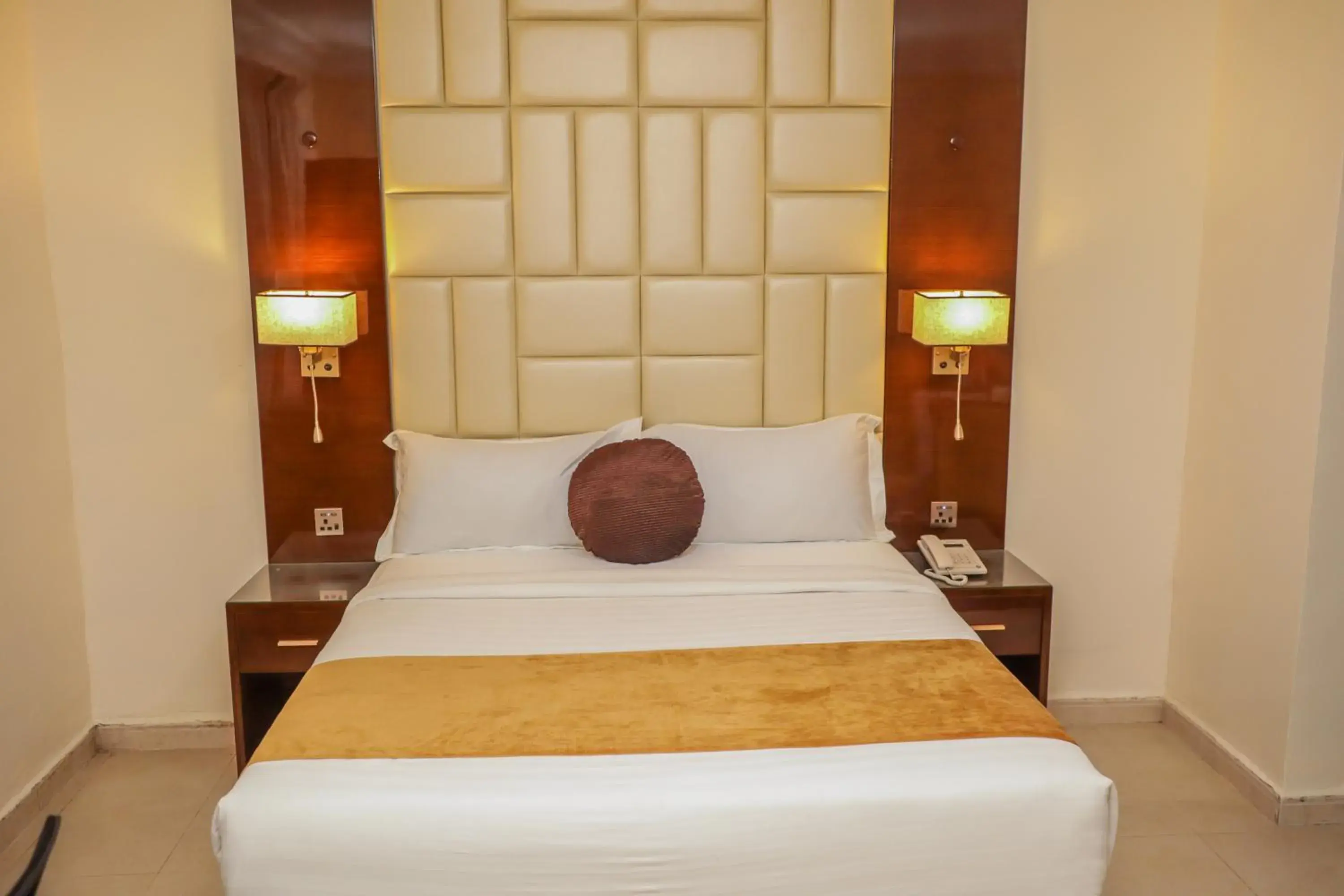 Bedroom, Bed in De Rembrandt Classic Hotel Bedroom, Bed in De Rembrandt Classic Hotel