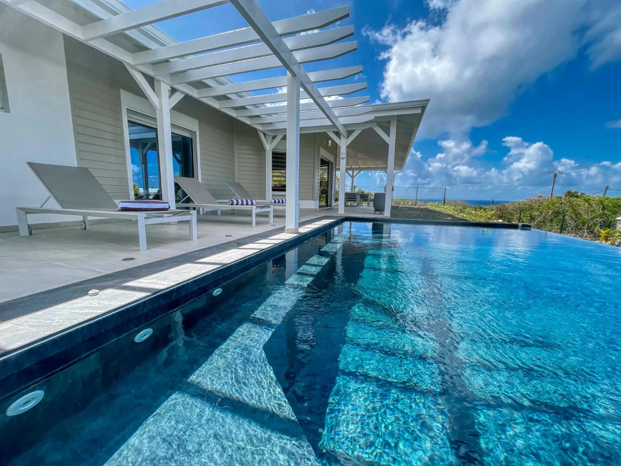 JADE - Villa Créole de Standing et de charme ,vue mer , proche des plages & piscine privée haut de gamme