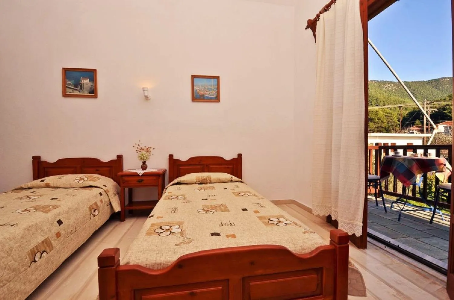 Photo of the whole room, Bed in Alexios Studios