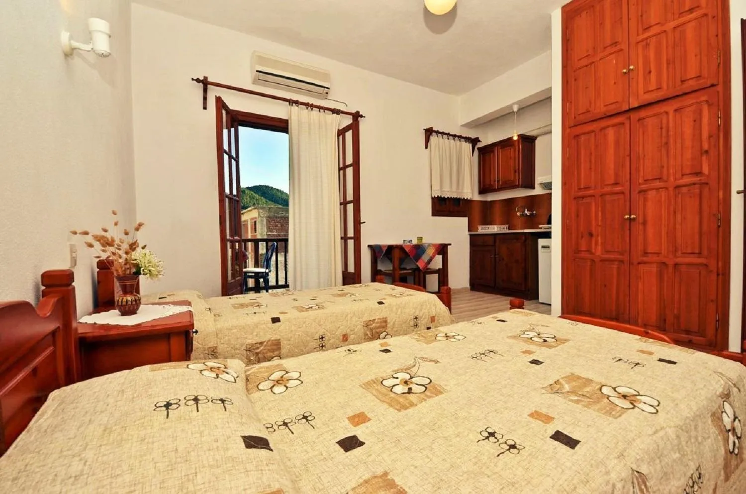 Photo of the whole room, Bed in Alexios Studios