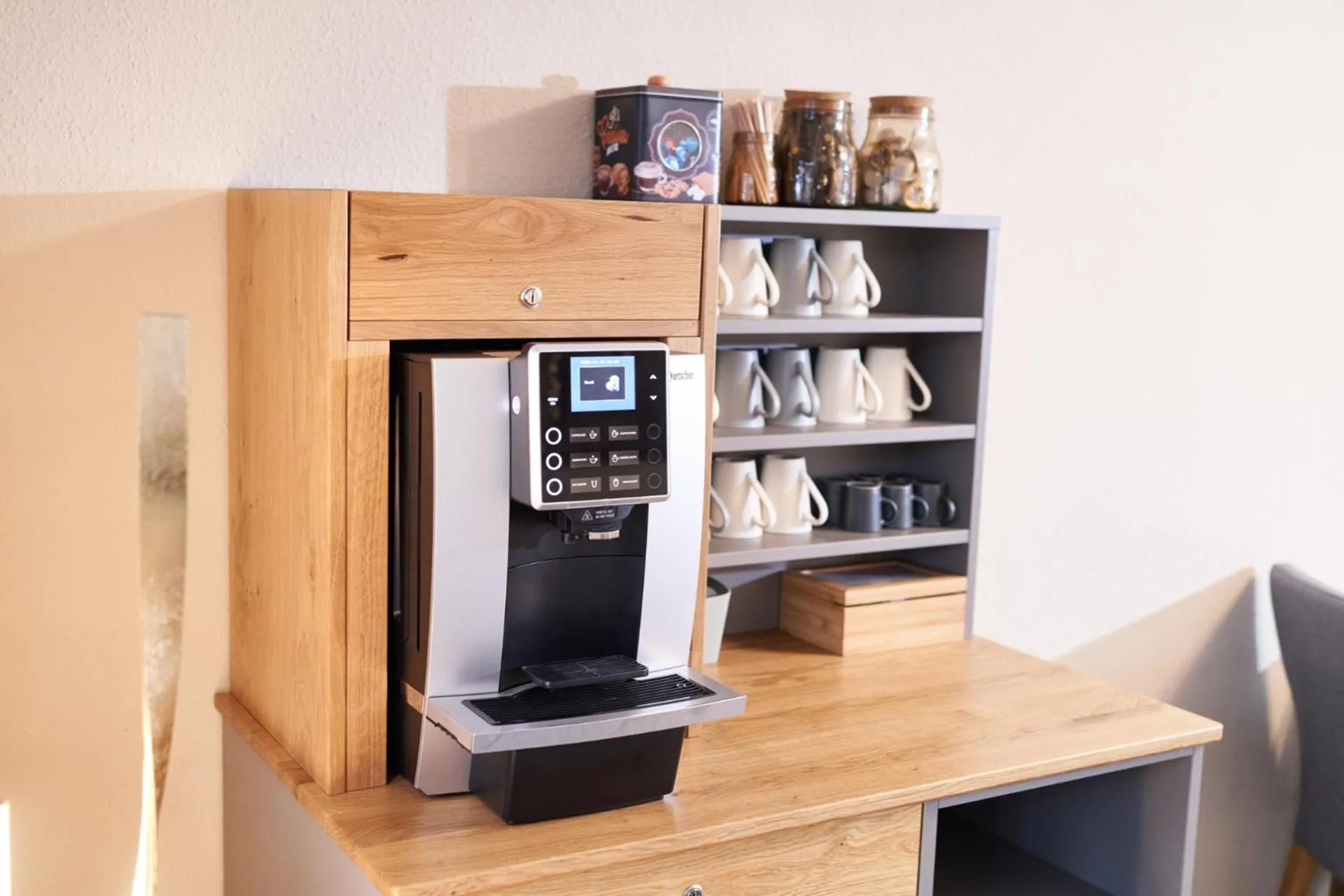 Coffee/tea facilities in Hotel Zu den Drei Kronen
