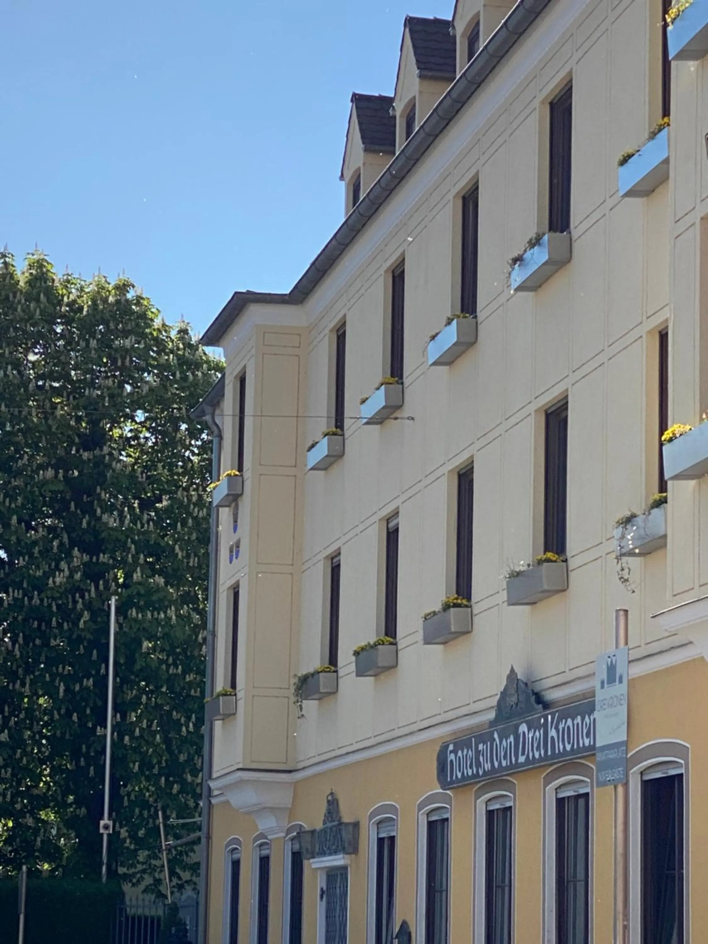 Property building in Hotel Zu den Drei Kronen