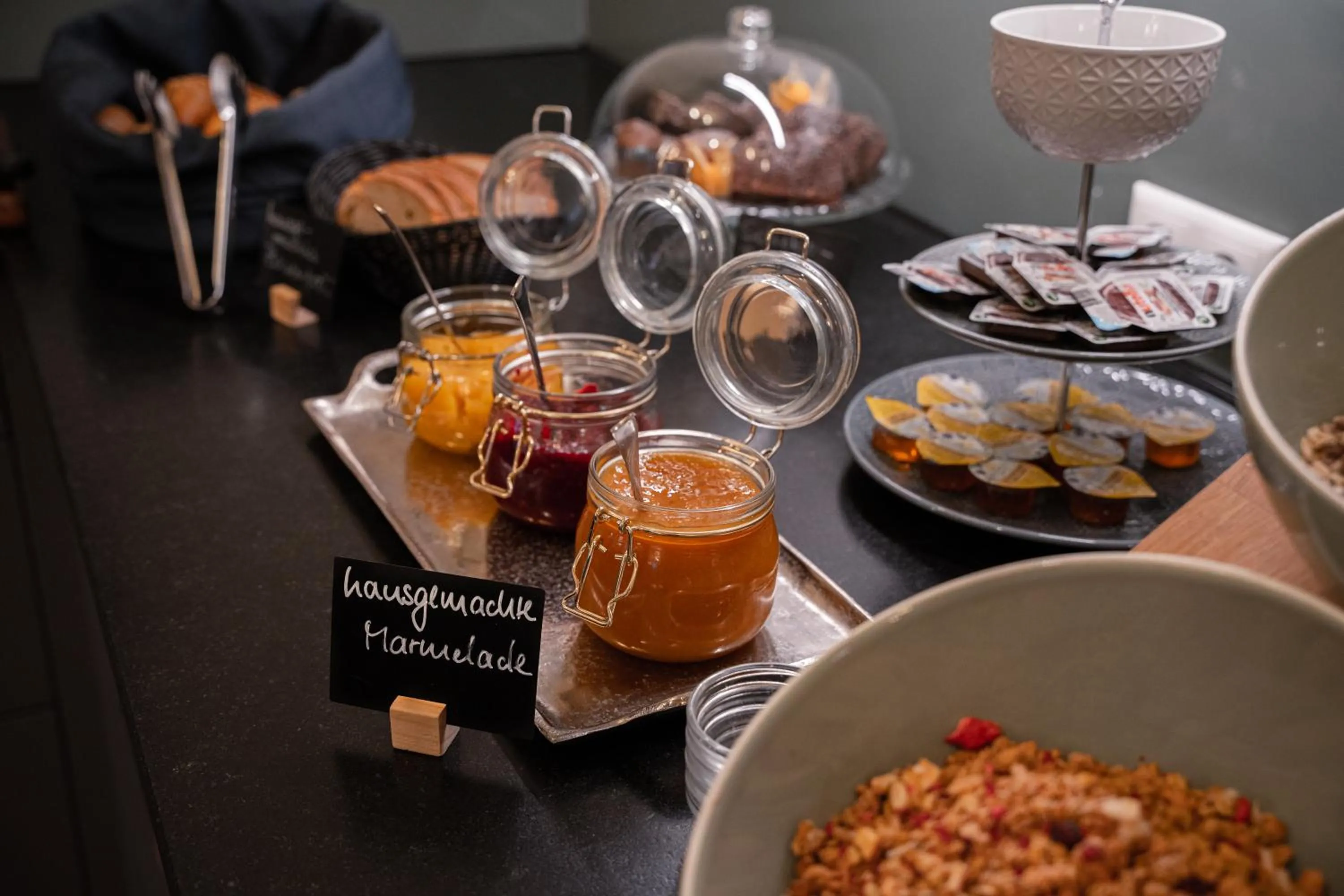 Buffet breakfast in Hotel Zu den Drei Kronen