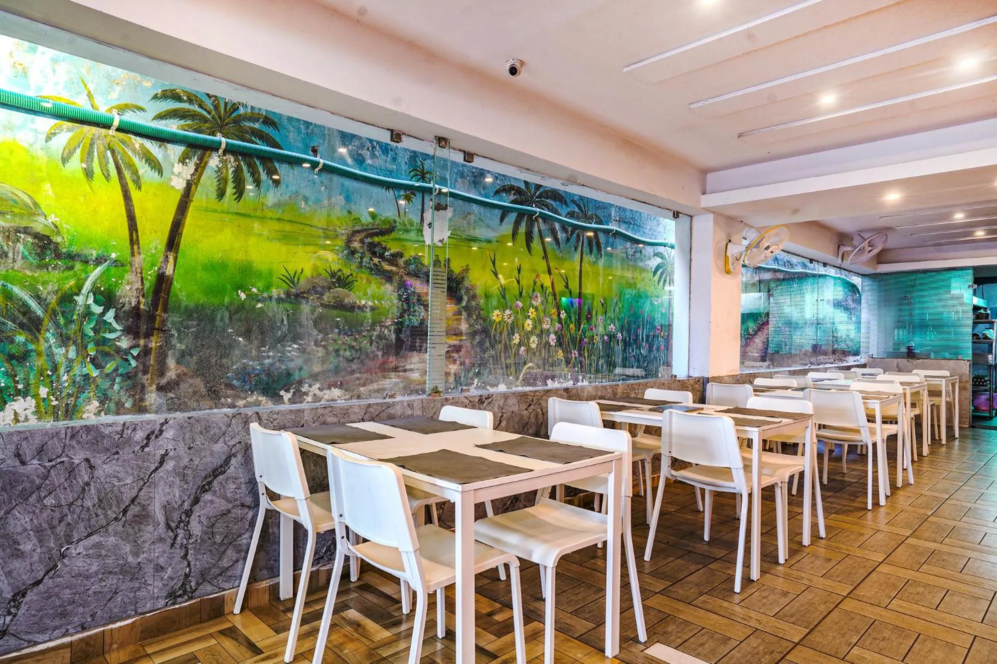 Restaurant/places to eat in FabHotel Hamsa The Right Choice - Nr Lanco Hills, Manikonda