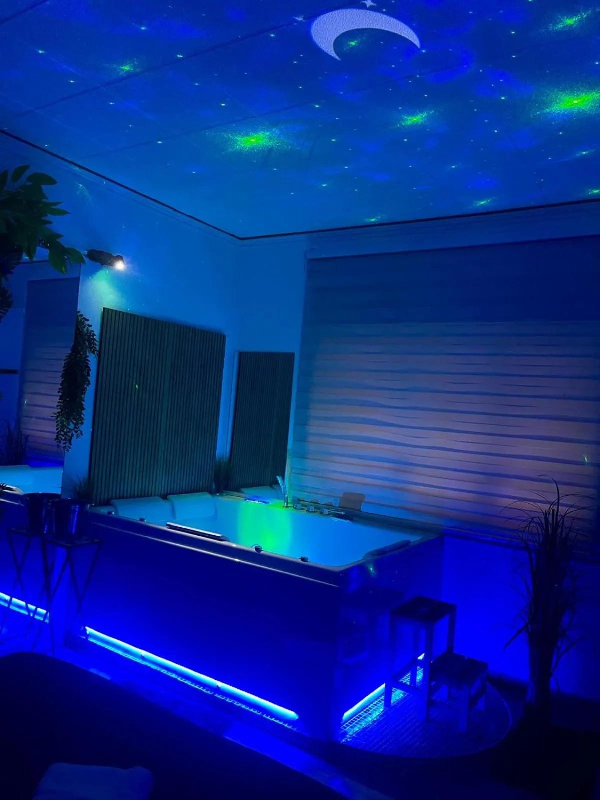 Swimming pool in Le Suite del Lungomare Catania