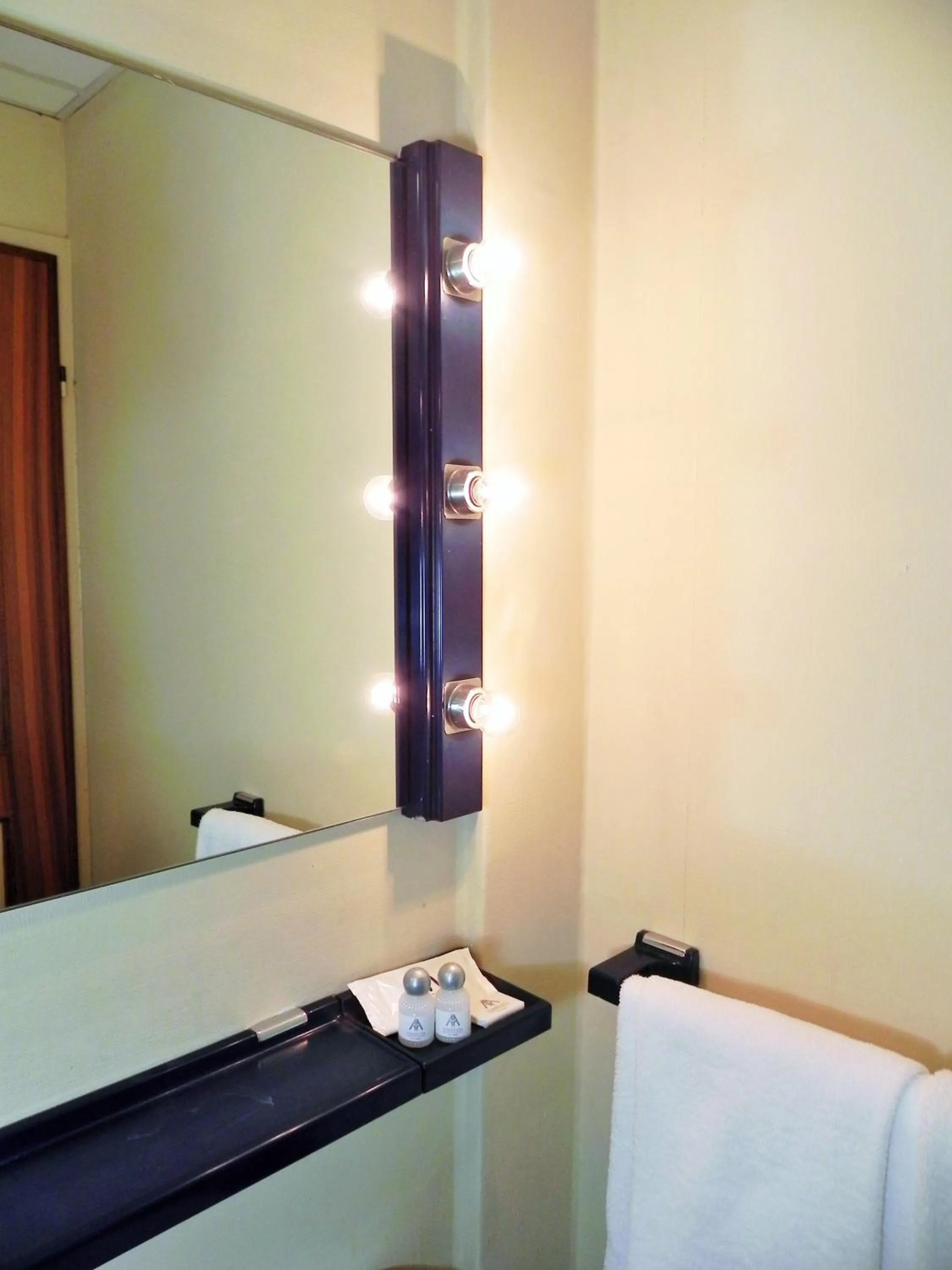 Bathroom, Bed in Torreata Hotel & Residence