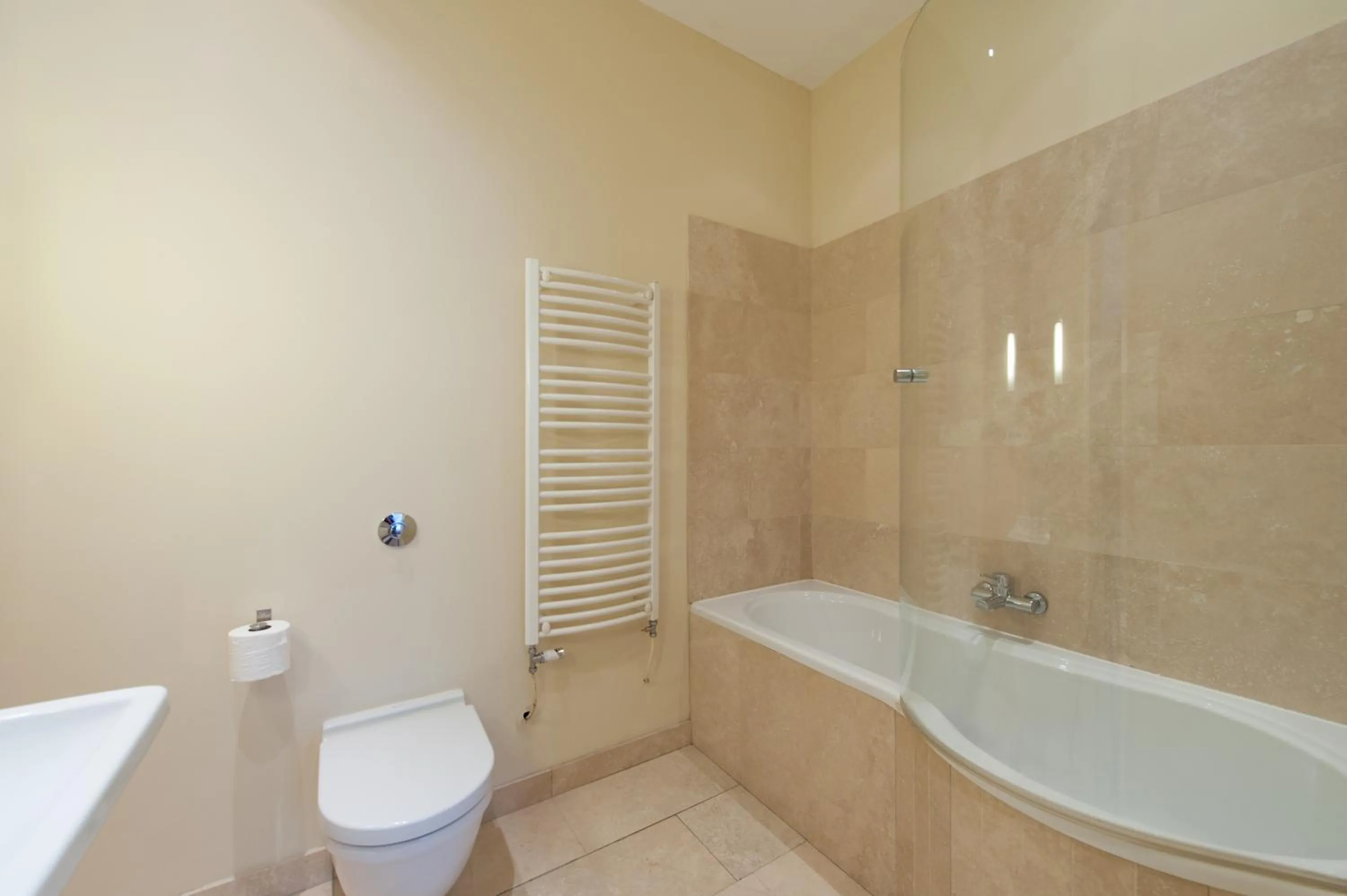 Bathroom in A Room in the City - West