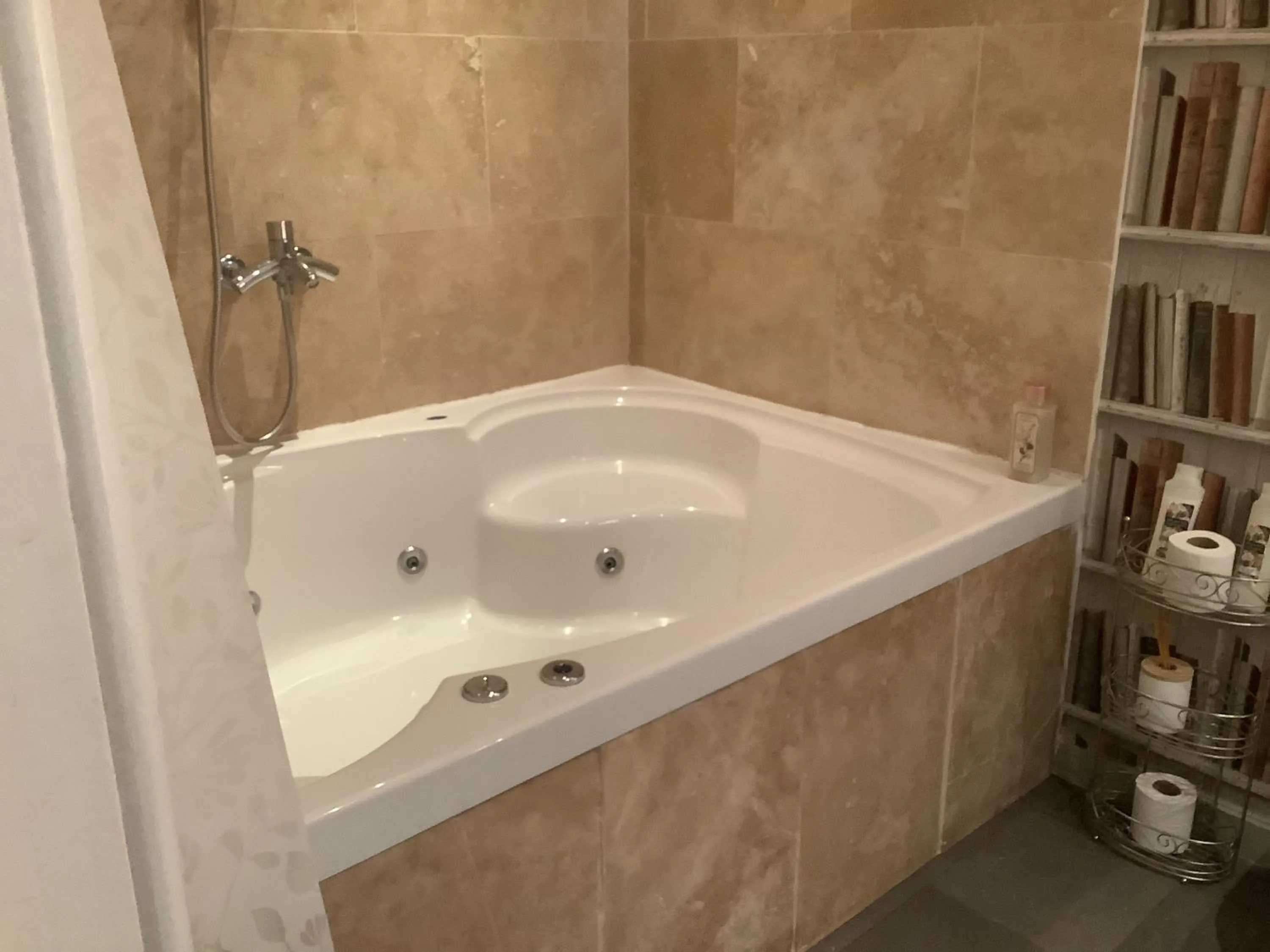 Bathroom in A Room in the City - West