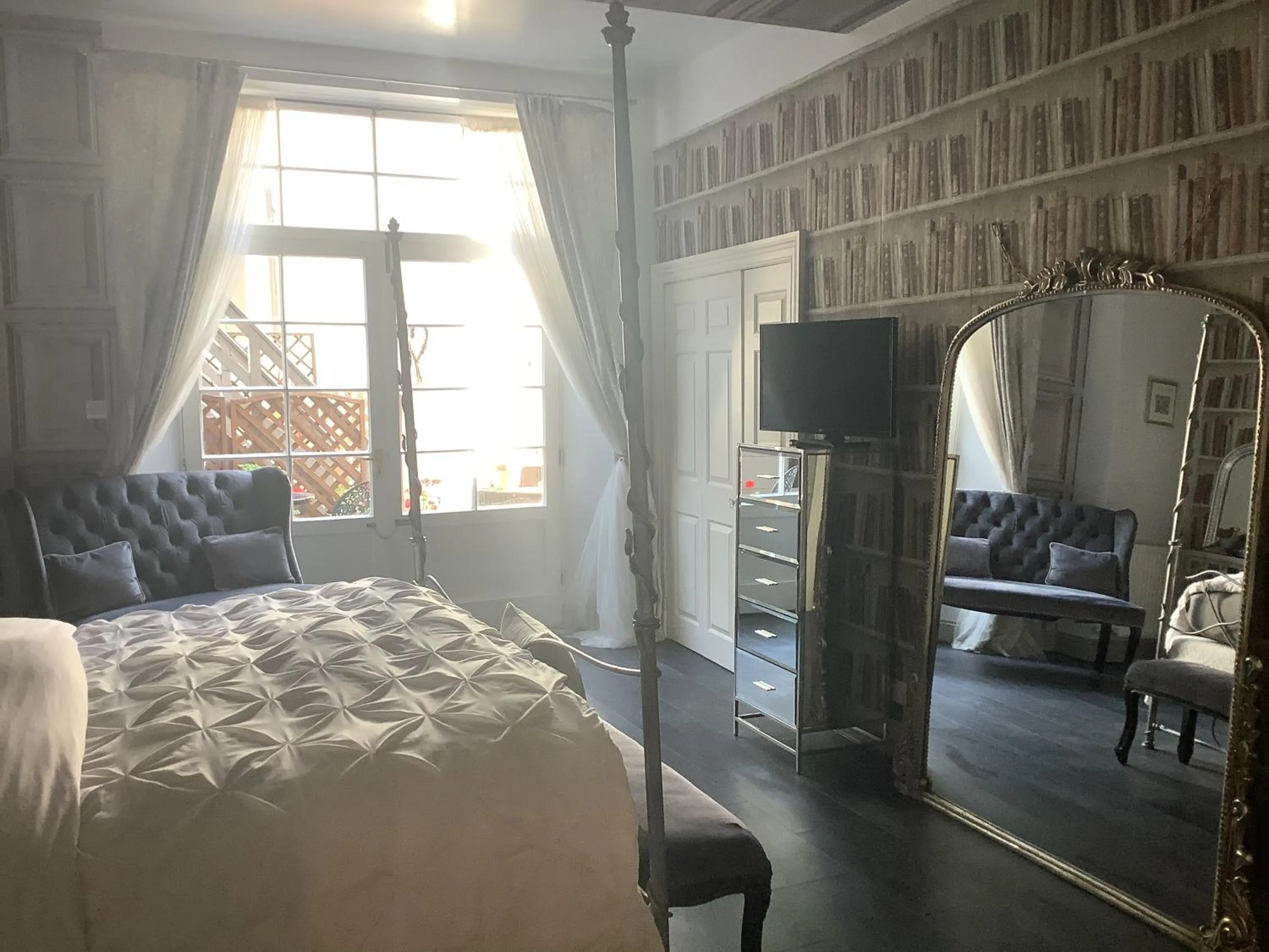 Bed in A Room in the City - West
