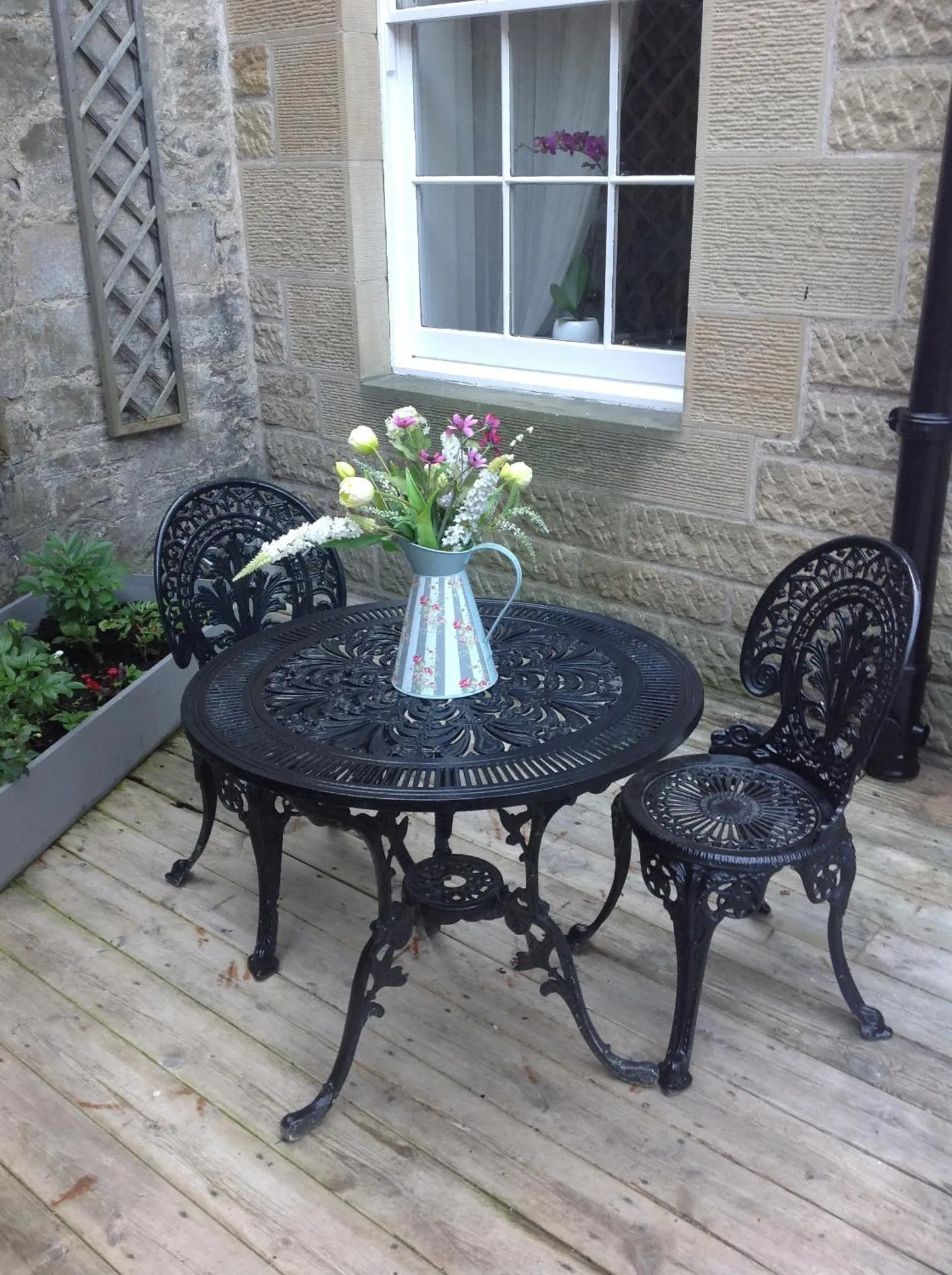 Patio in A Room in the City - West
