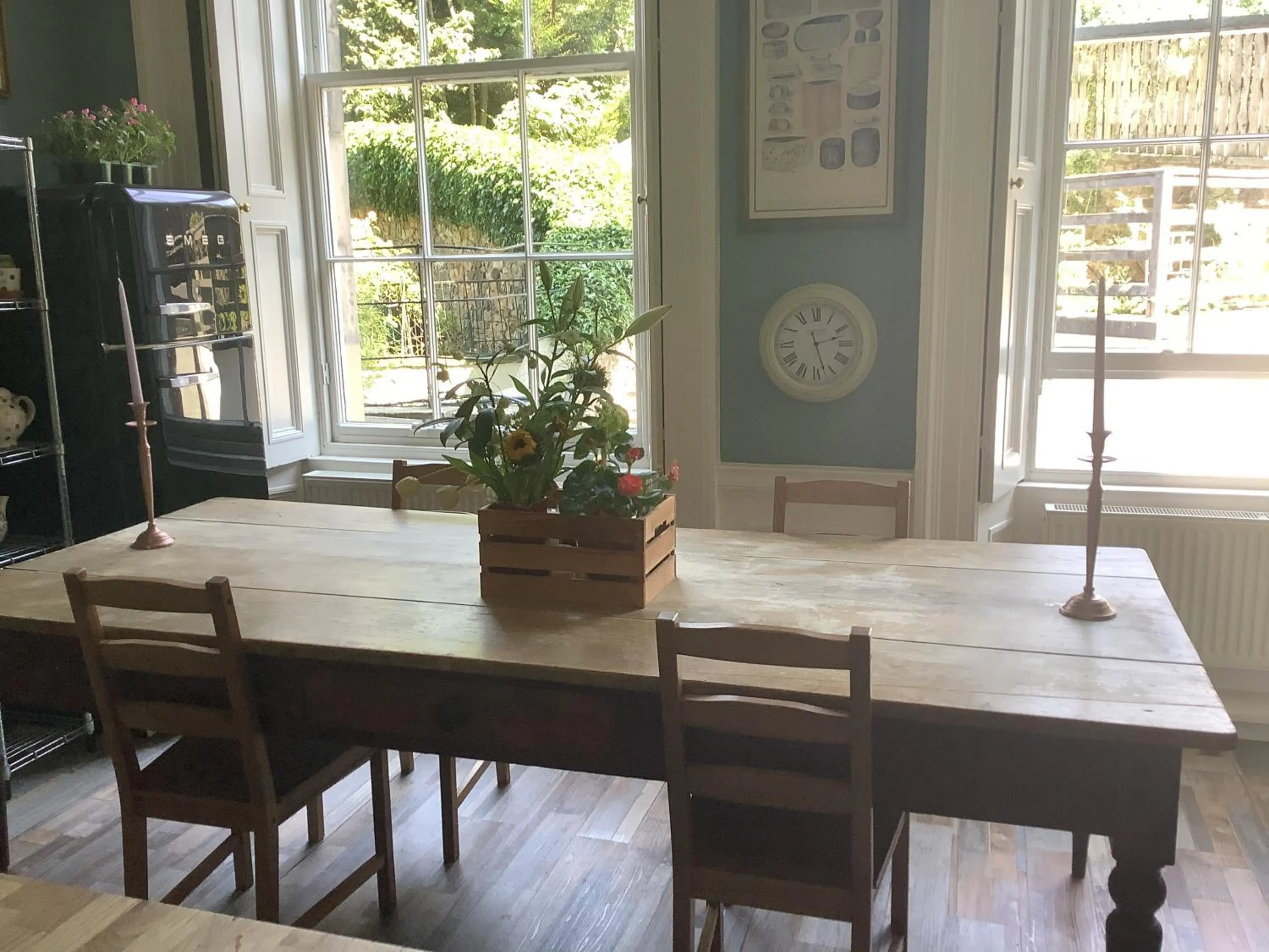 Restaurant/places to eat in A Room in the City - West