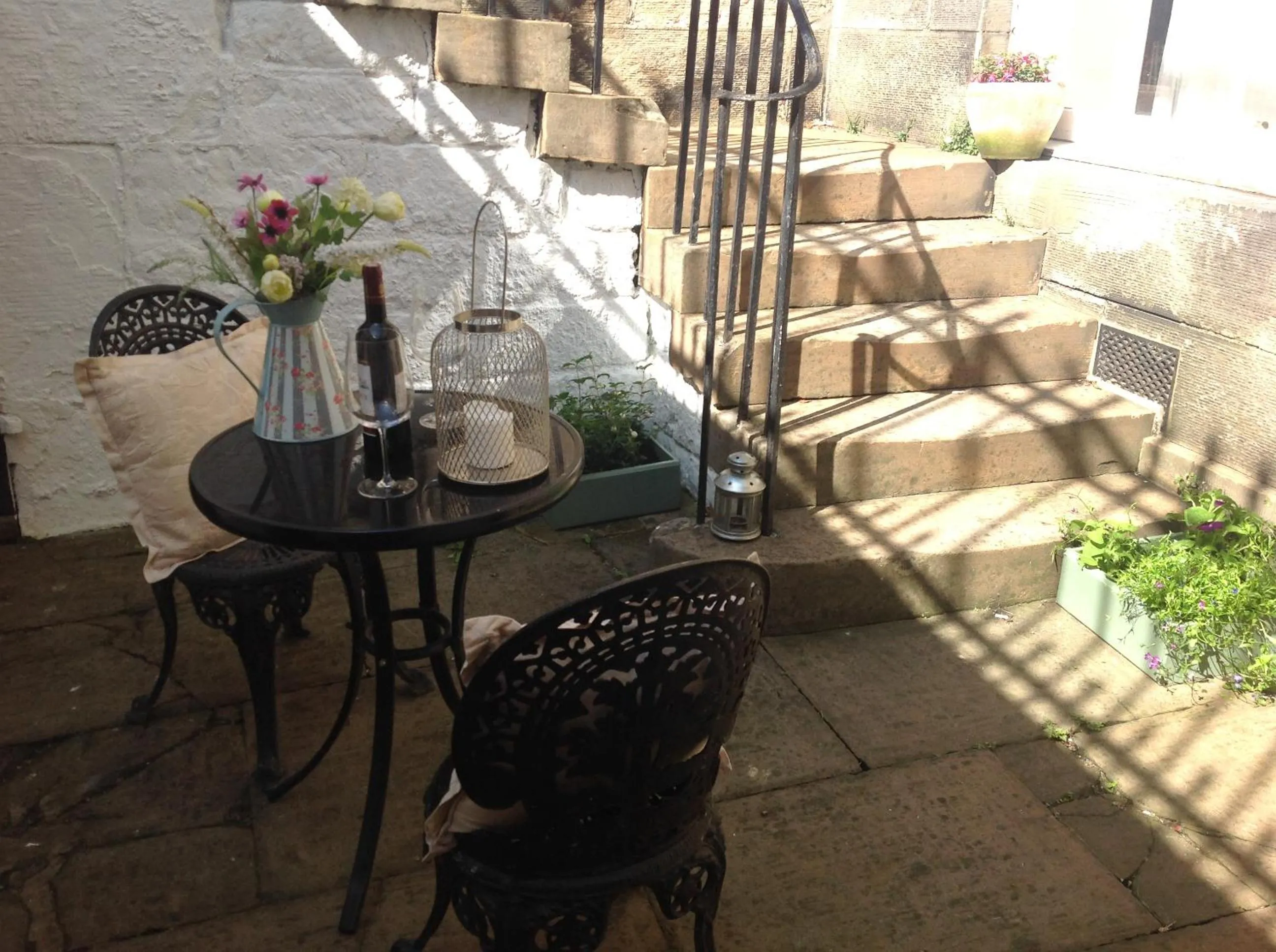 Balcony/Terrace in A Room in the City - West