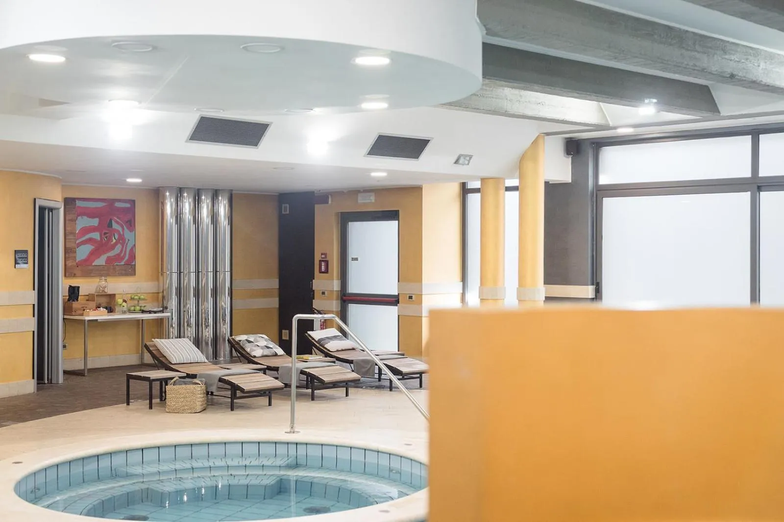 Swimming pool in Settecento Hotel