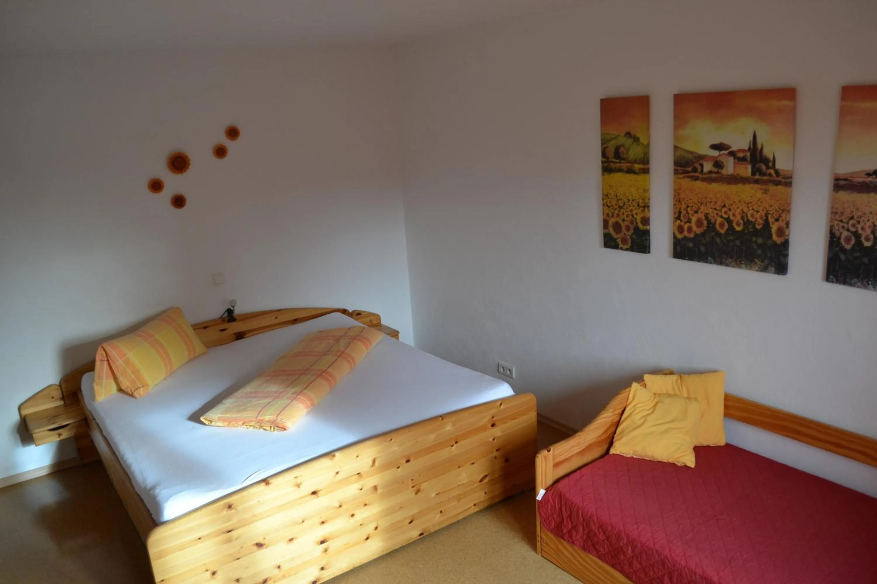 Restaurant/places to eat, Bed in Gasthof Hotel Traube