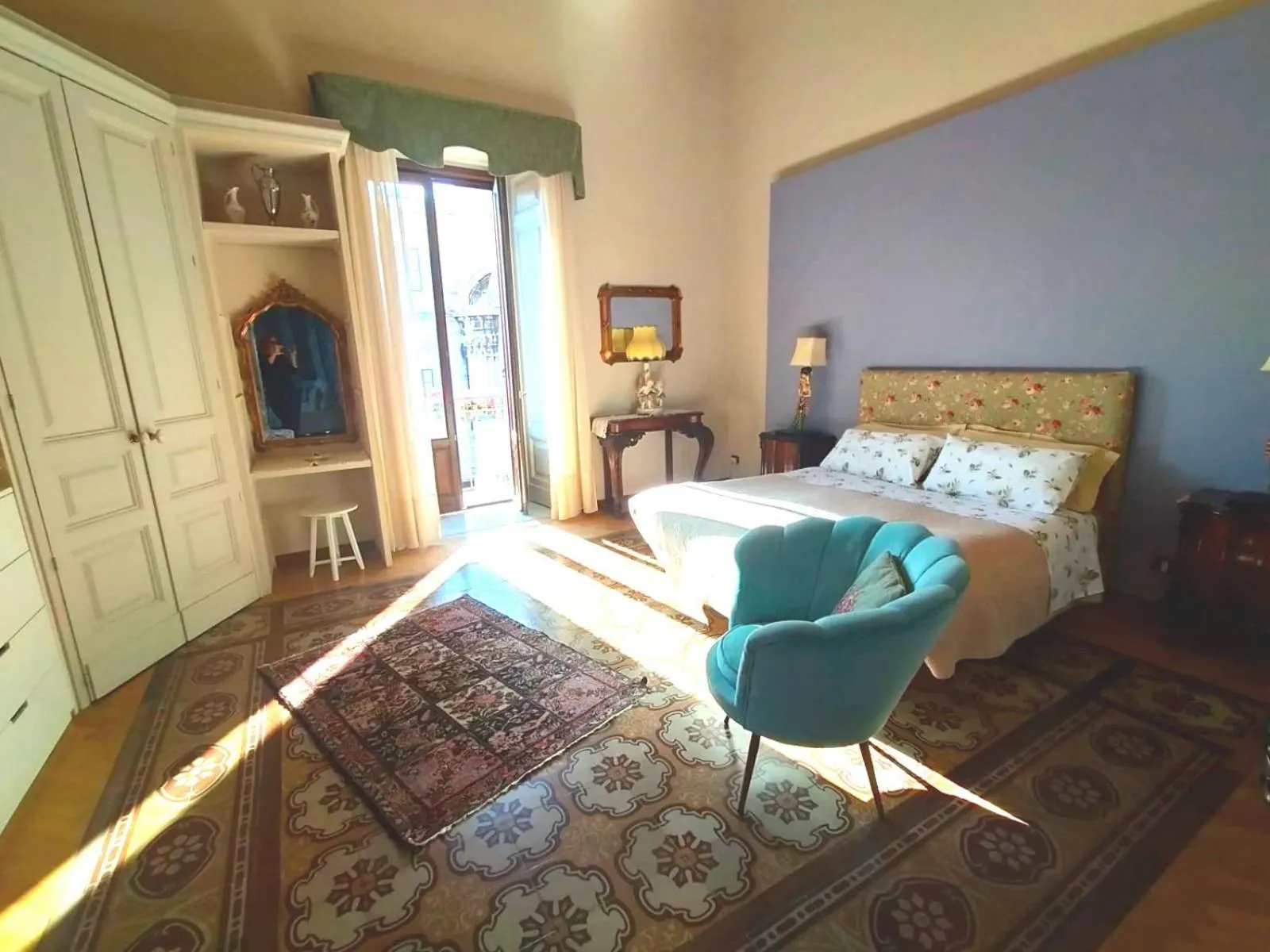 Bed in Crociferi B&B