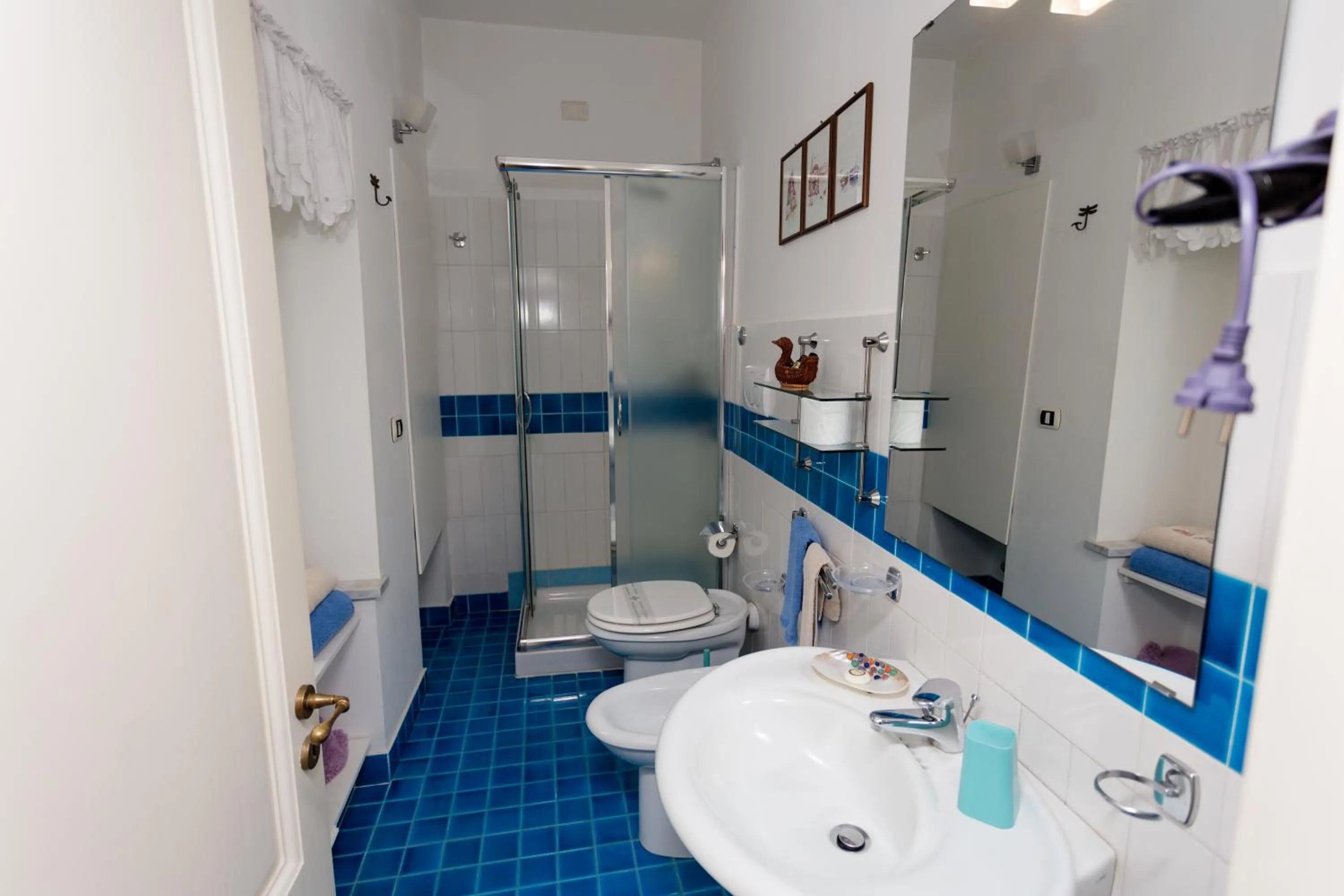 Bathroom in Crociferi B&B