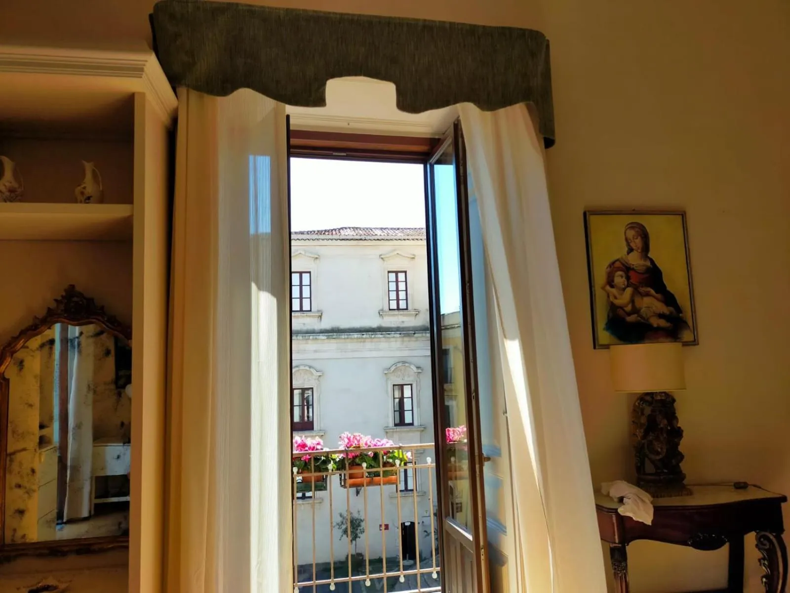 Quiet street view in Crociferi B&B