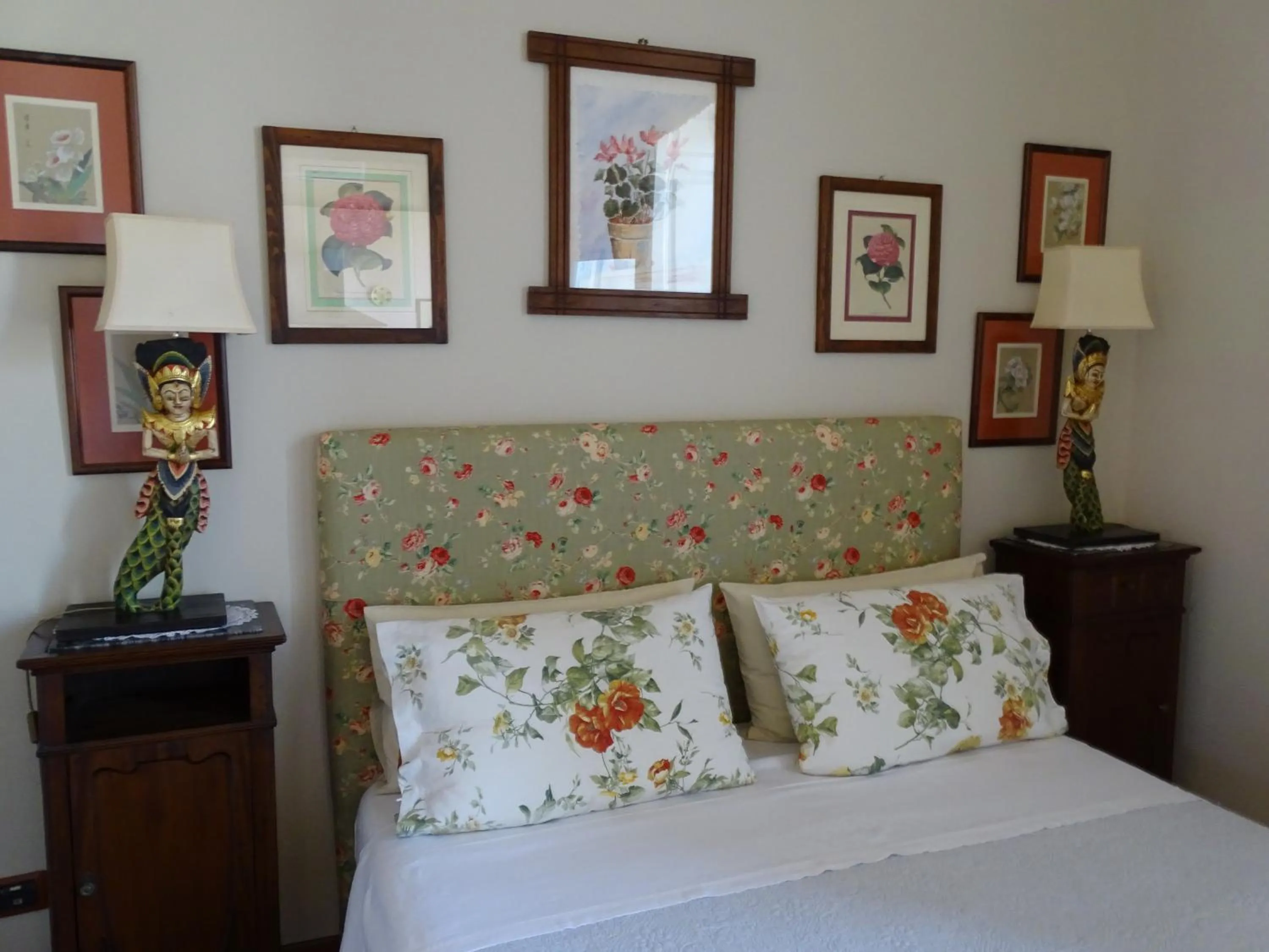 Bed in Crociferi B&B