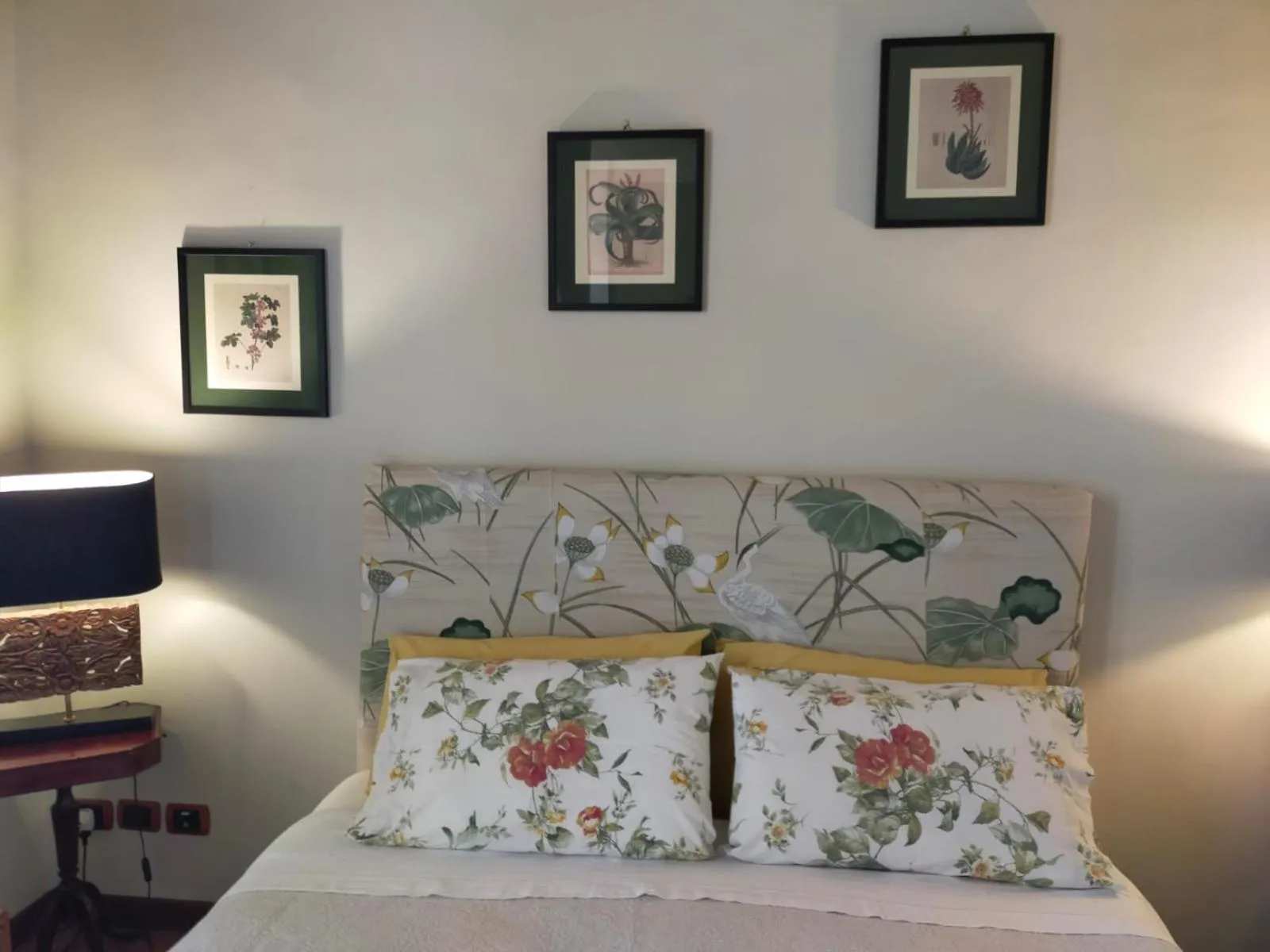 Bed in Crociferi B&B