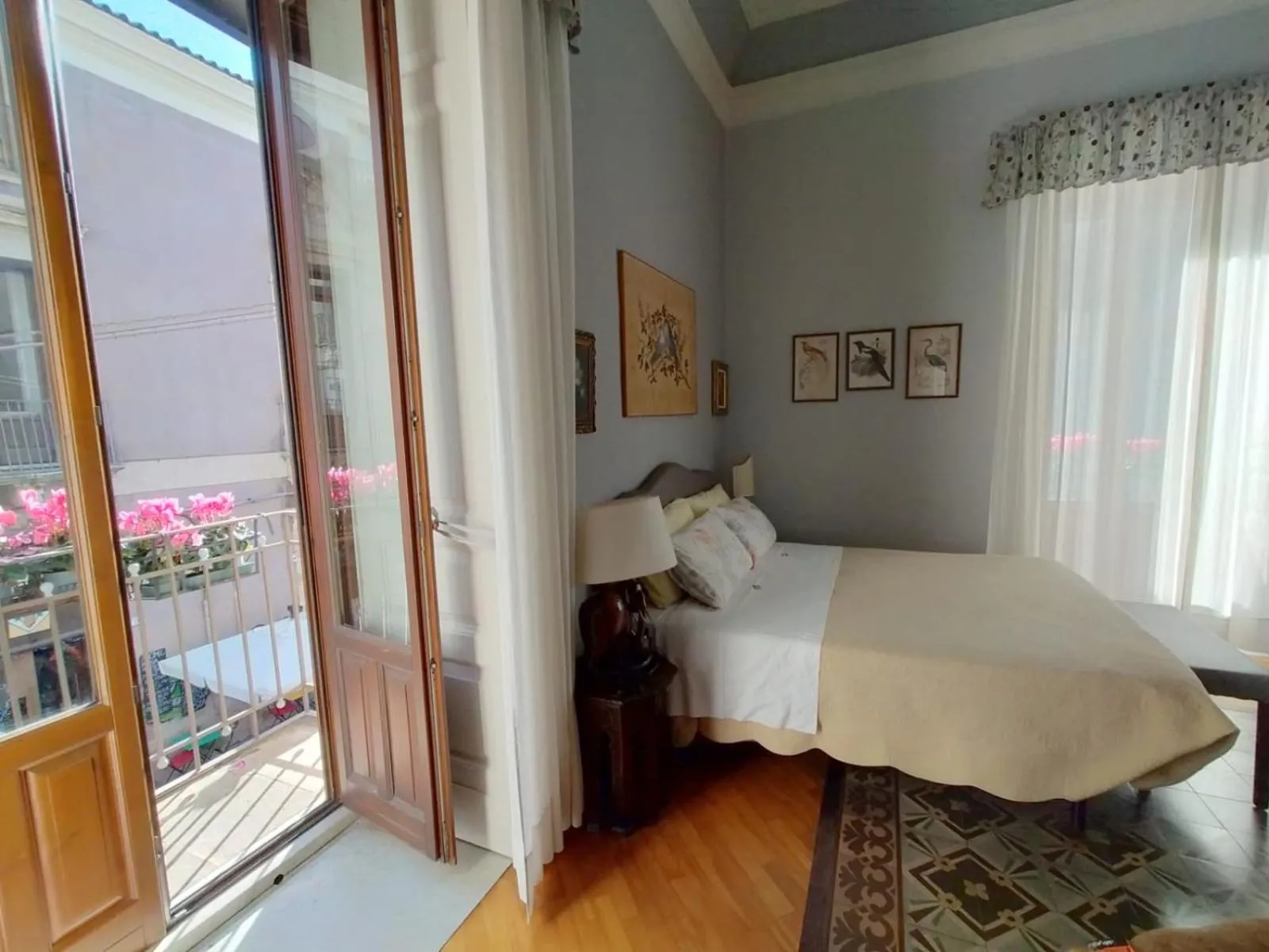 Bed in Crociferi B&B