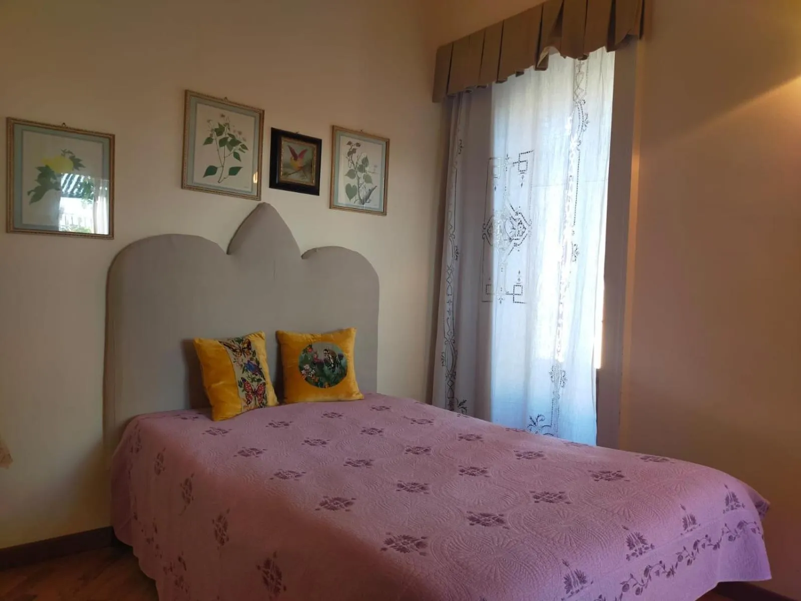 Bed in Crociferi B&B