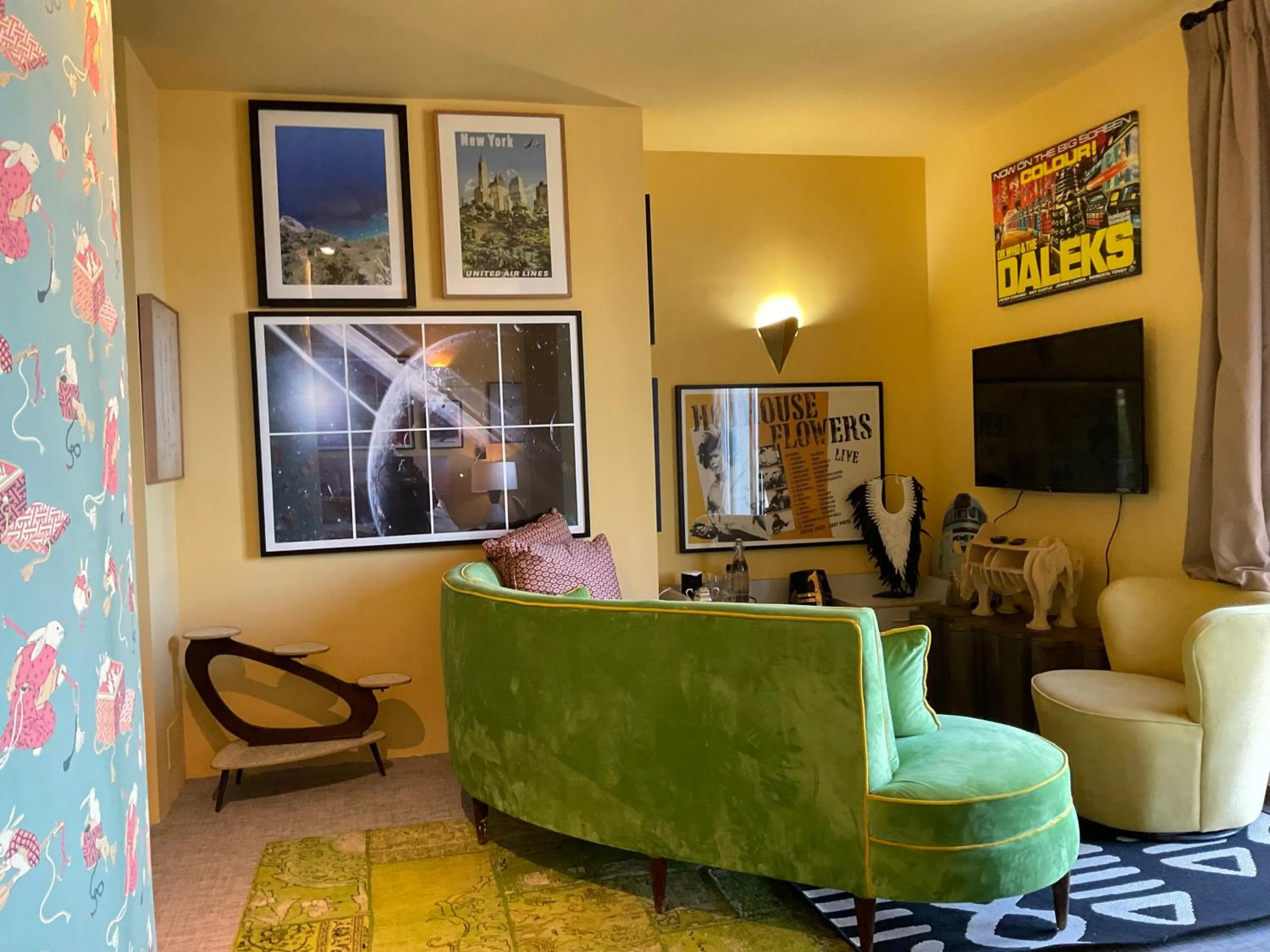 Seating area in Marbella Boutique Art suites