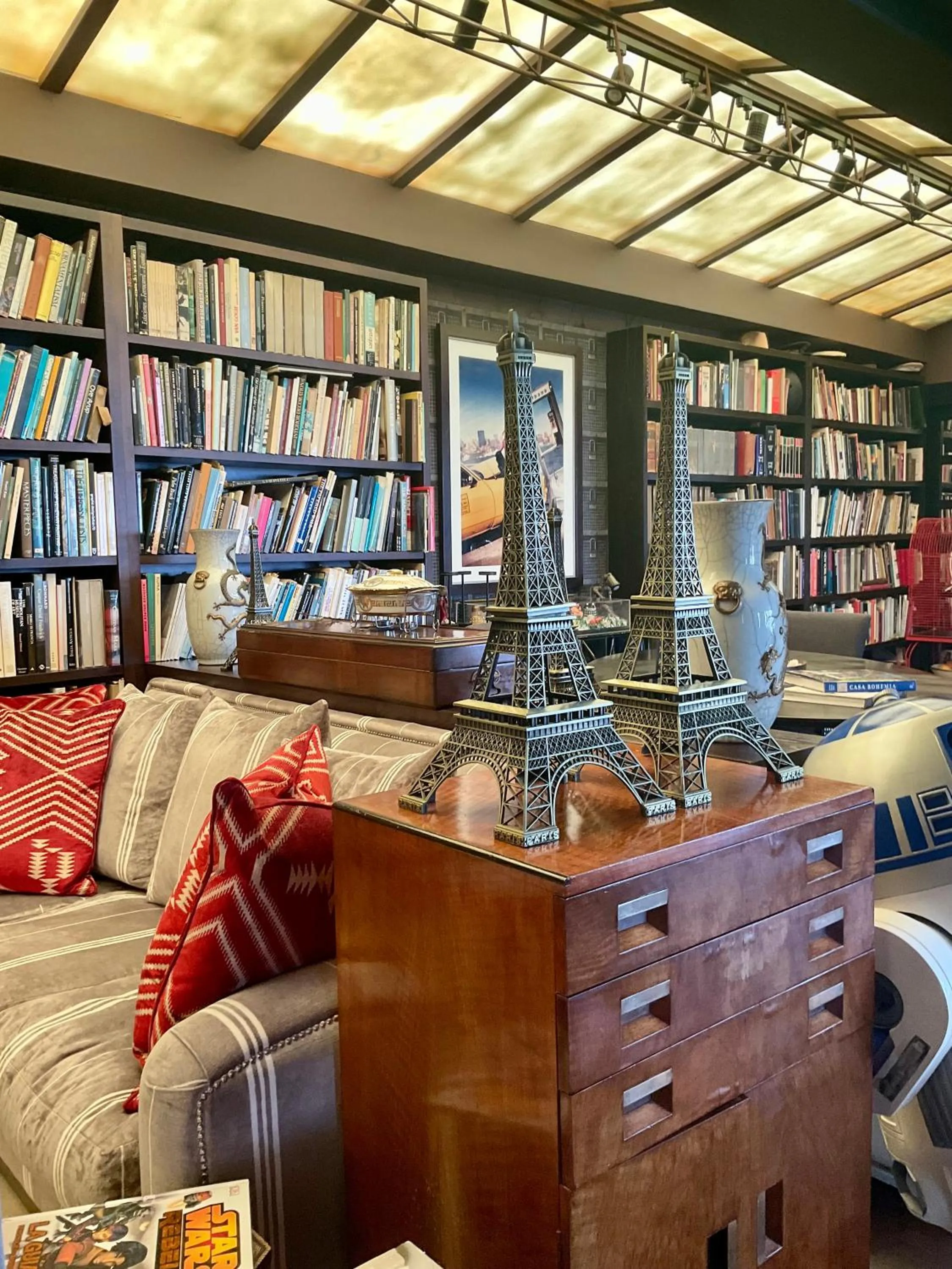 Living room in Marbella Boutique Art suites