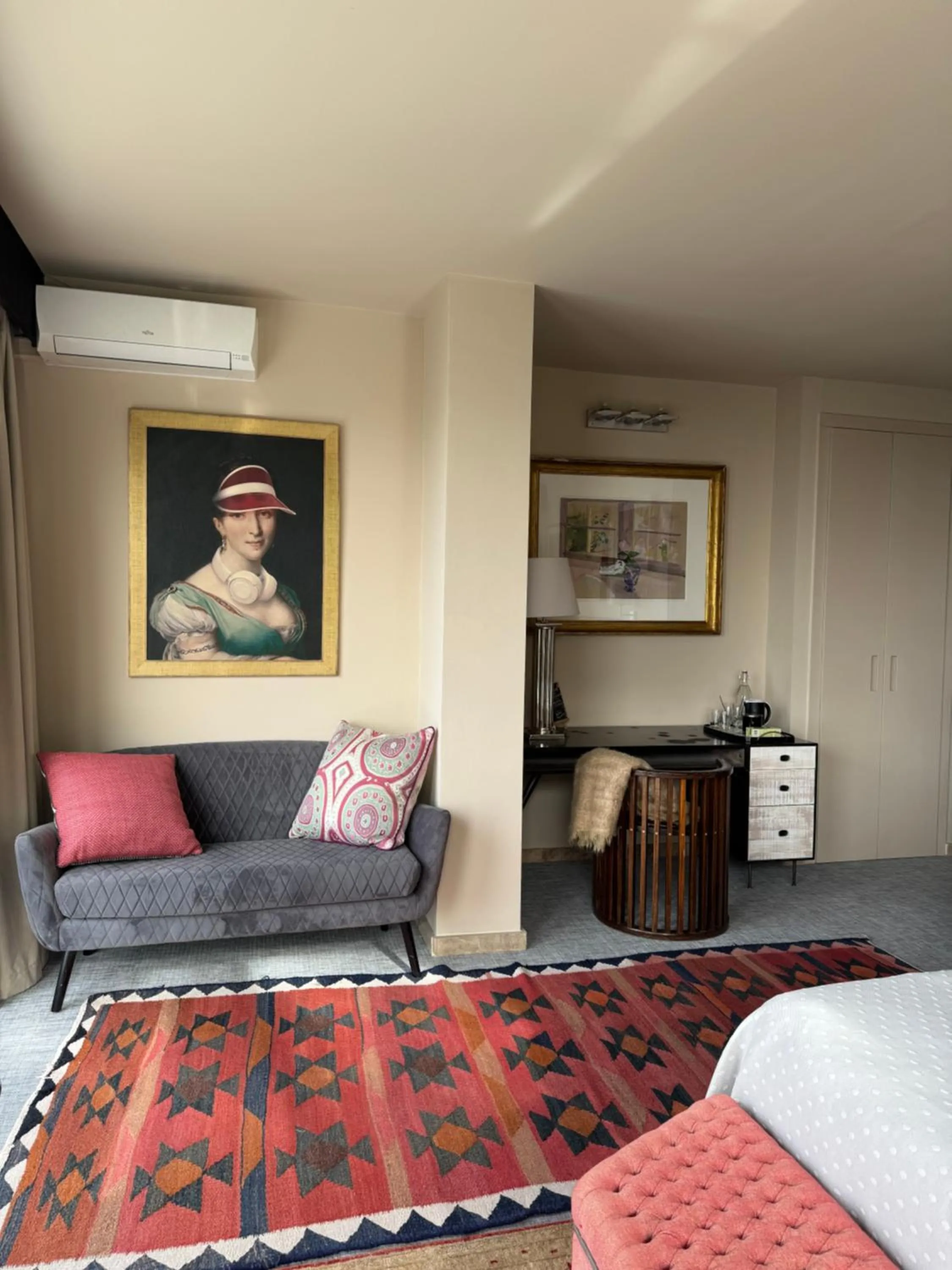 Living room, Bed in Marbella Boutique Art suites