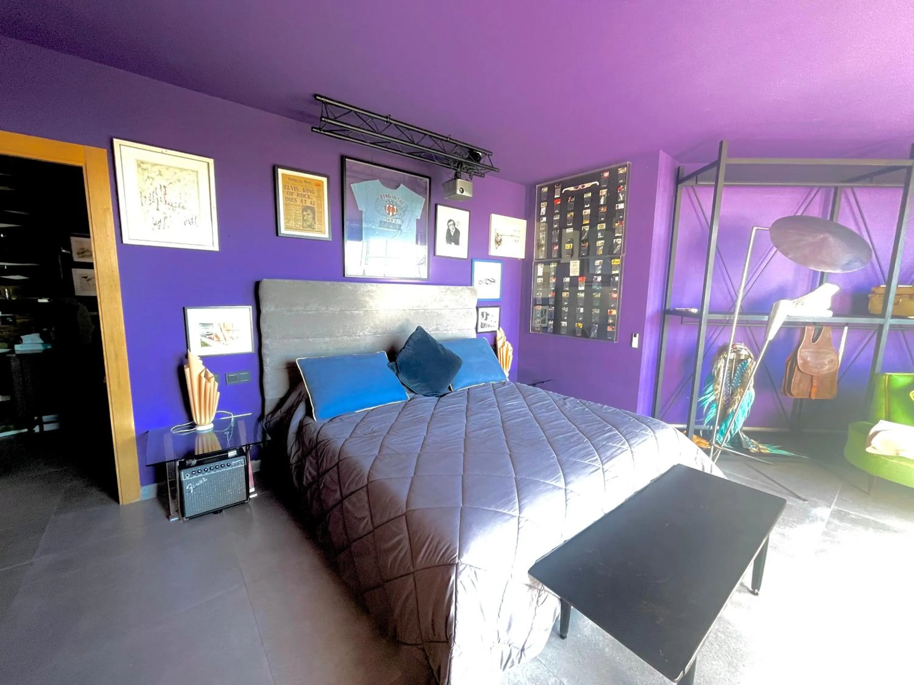 Bed in Marbella Boutique Art suites