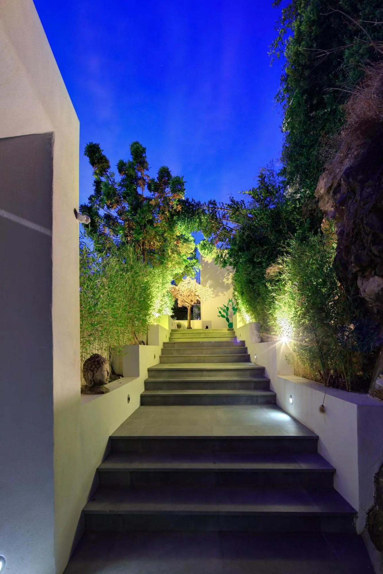 Property building in Marbella Boutique Art suites