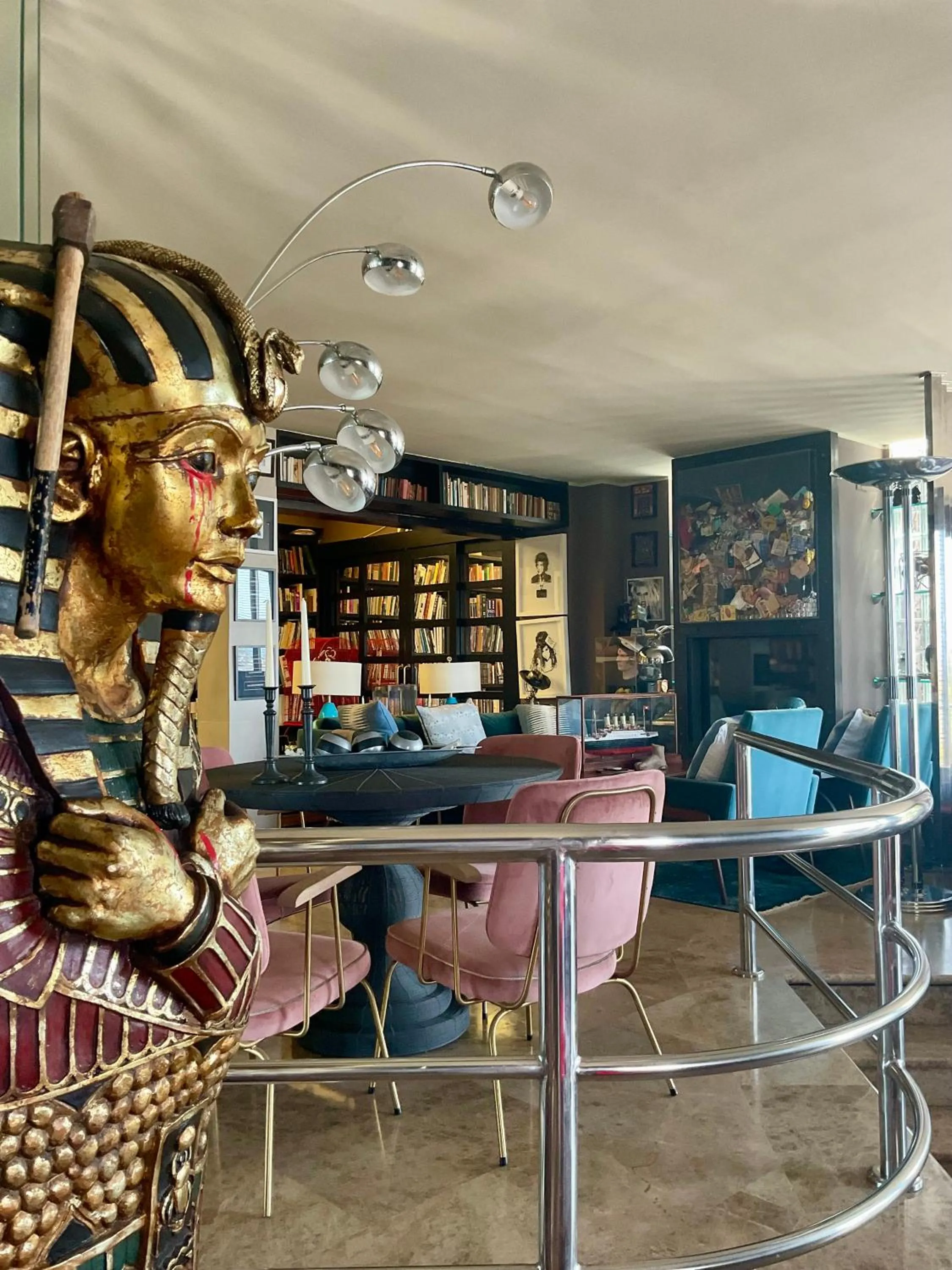 Living room in Marbella Boutique Art suites