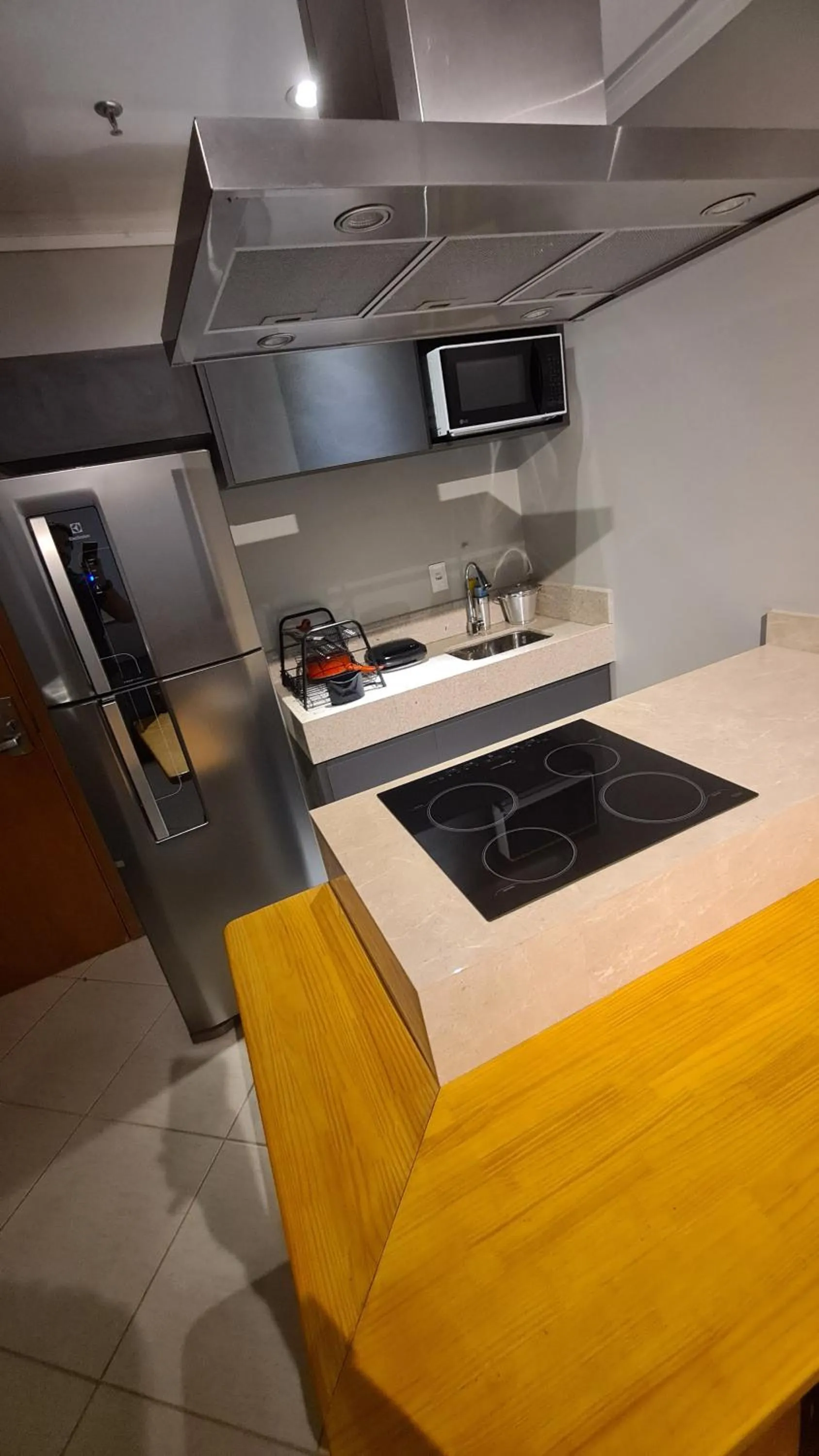 Kitchen or kitchenette in Condomínio Barretos Thermas Park - Flat Parque do Peão