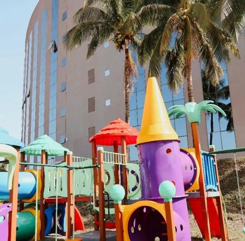 Children play ground in Condomínio Barretos Thermas Park - Flat Parque do Peão