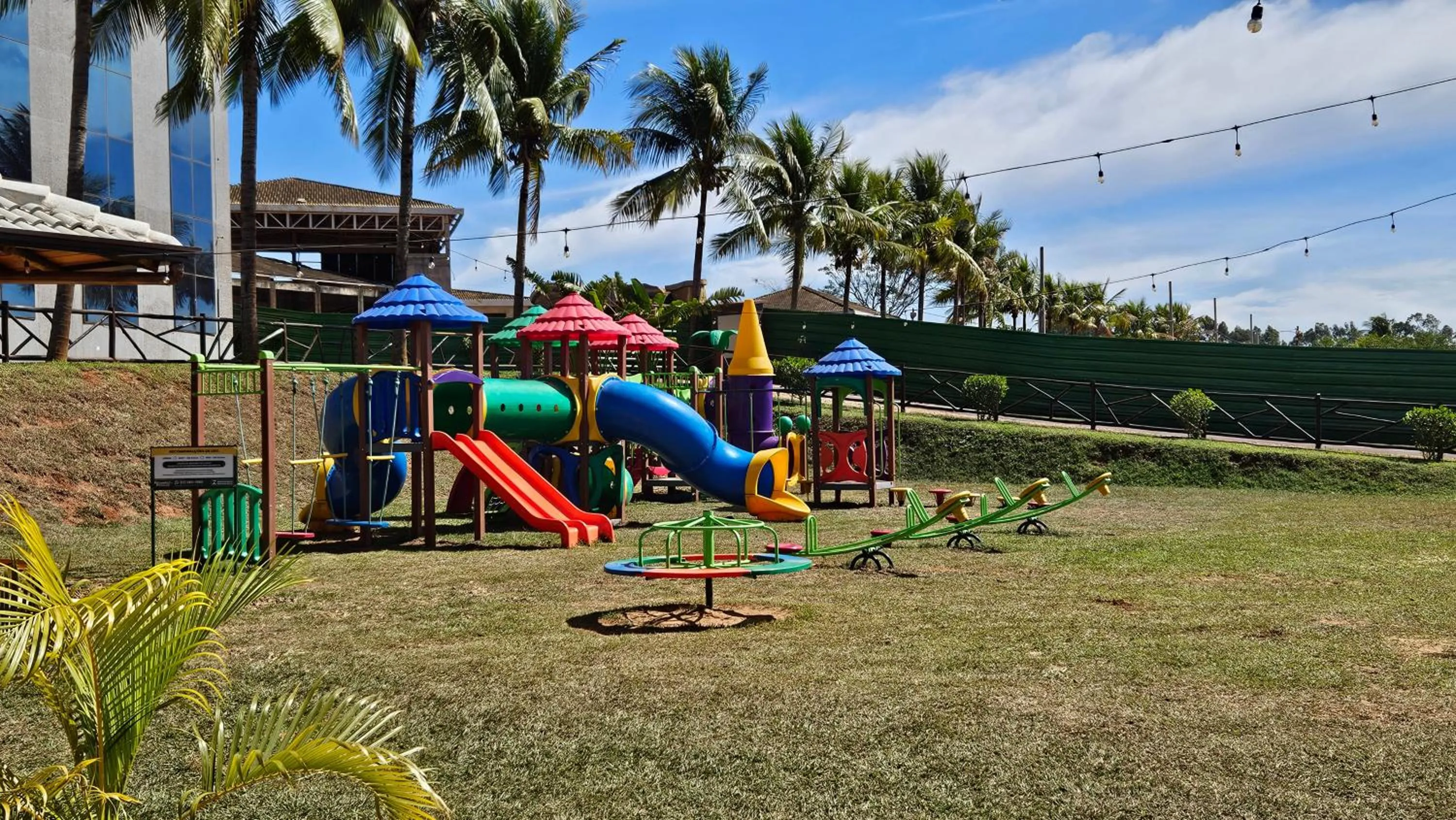 Children play ground in Condomínio Barretos Thermas Park - Flat Parque do Peão