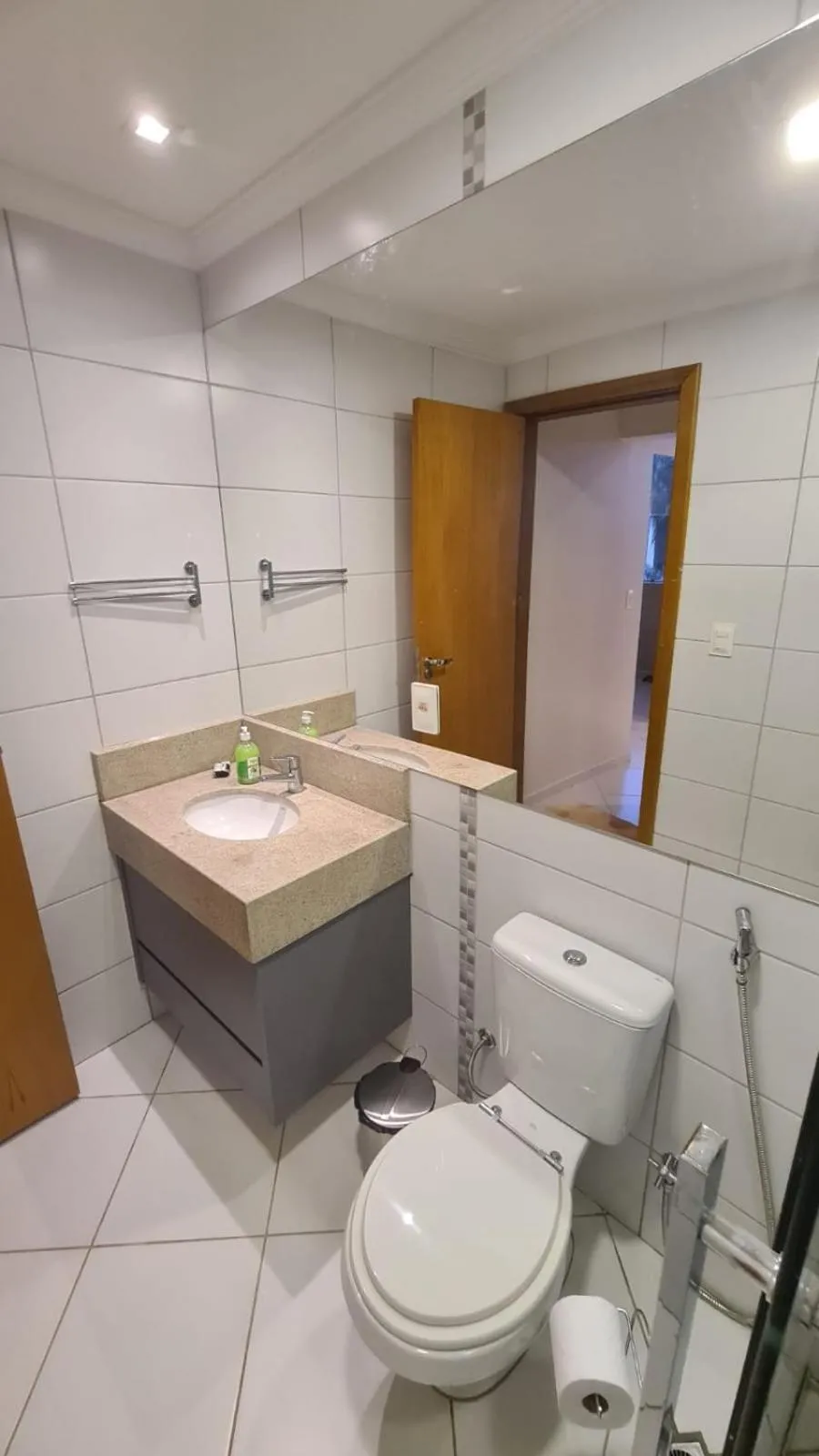 Bathroom in Condomínio Barretos Thermas Park - Flat Parque do Peão