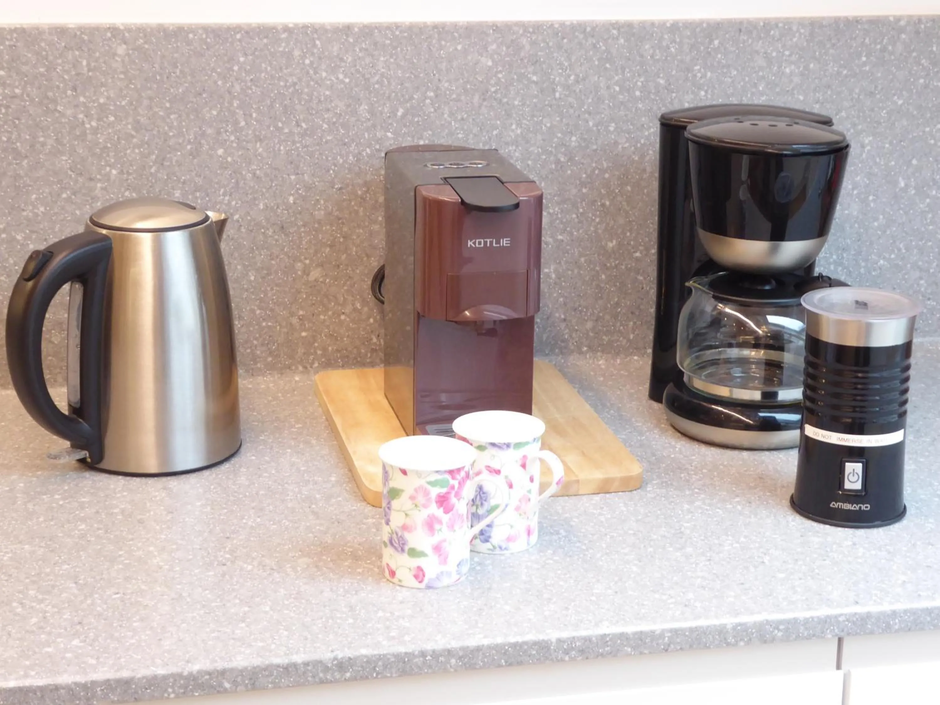 Coffee/tea facilities in SpringfieldHarrogate