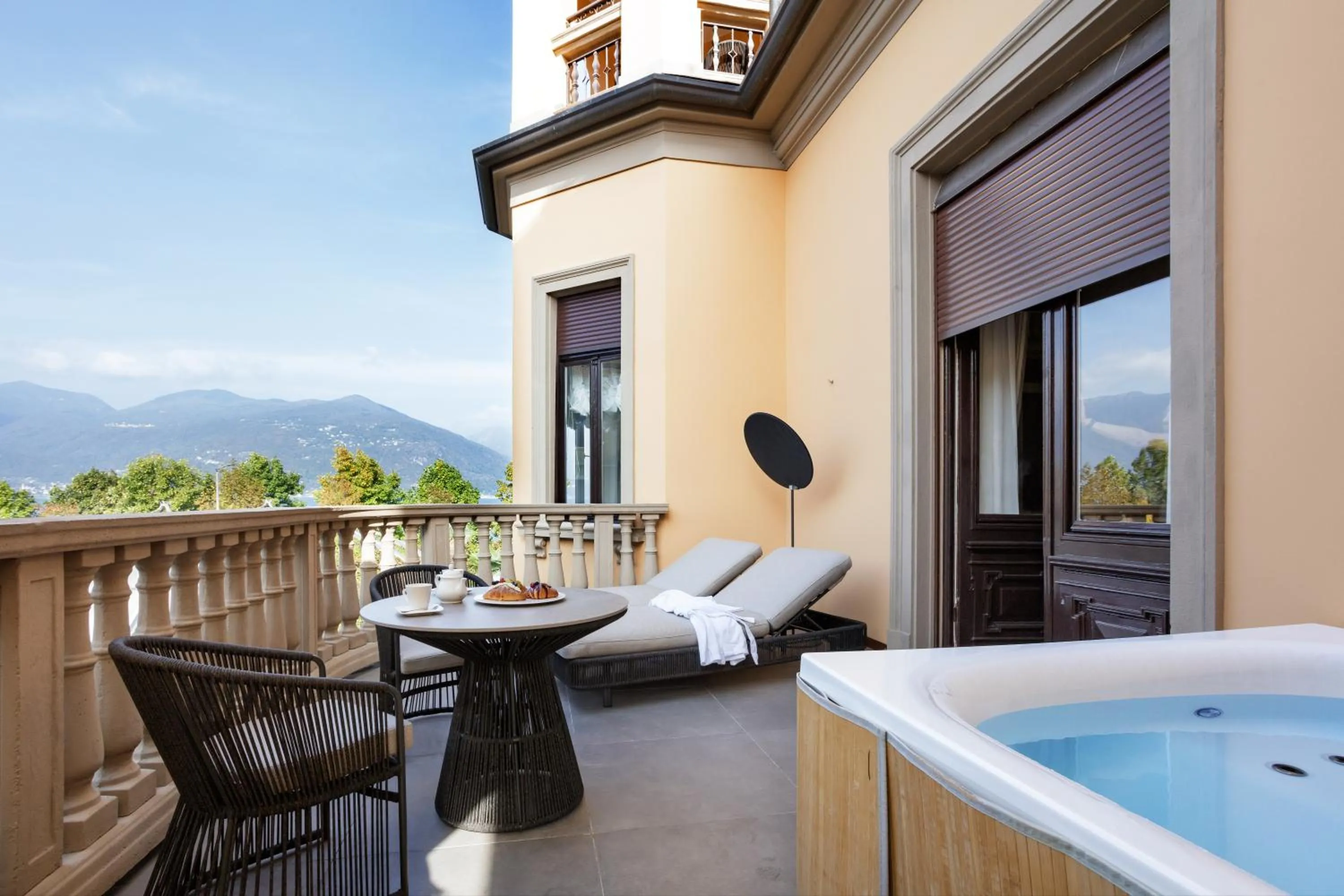Balcony/Terrace in Camin Hotel Luino