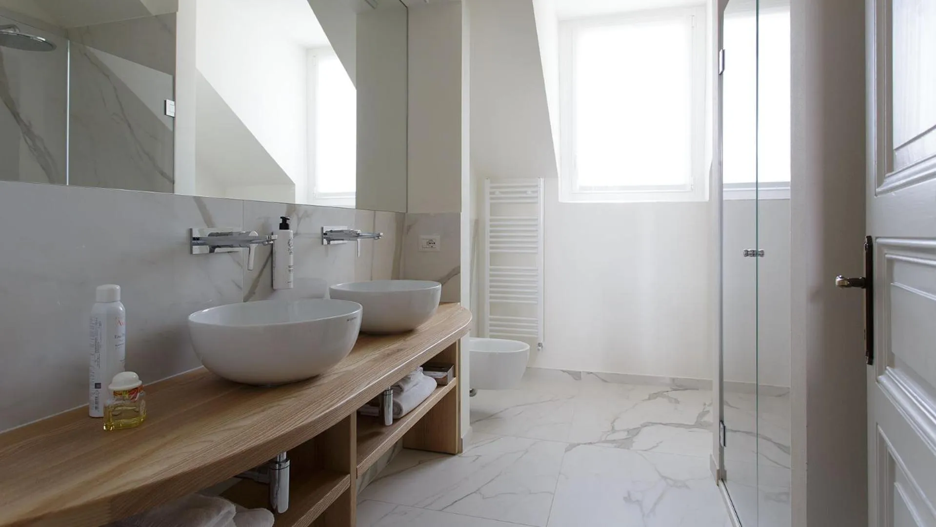 Bathroom in Camin Hotel Luino